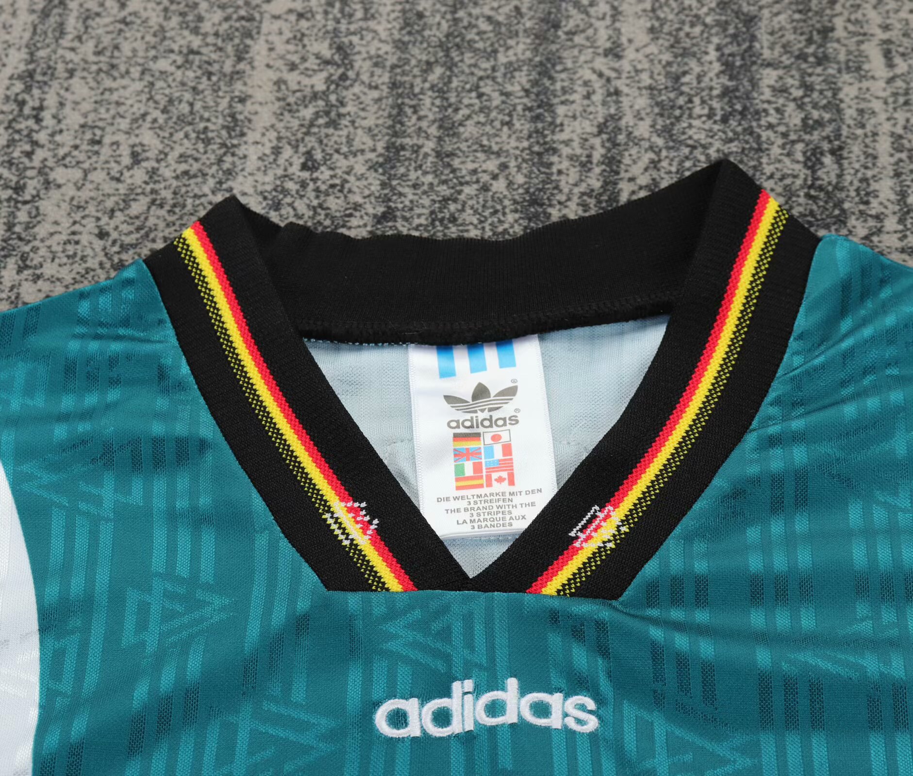 1996 Retrô Alemanha Fora Camisa de futebol Qualidade tailandesa 1:1 Tamanho infantil - Image 3