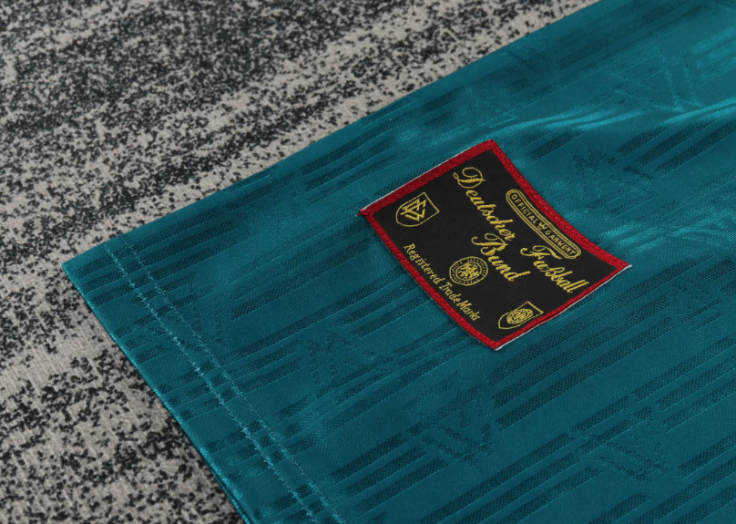1996 Retrô Alemanha Fora Camisa de futebol Qualidade tailandesa 1:1 Tamanho infantil - Image 6