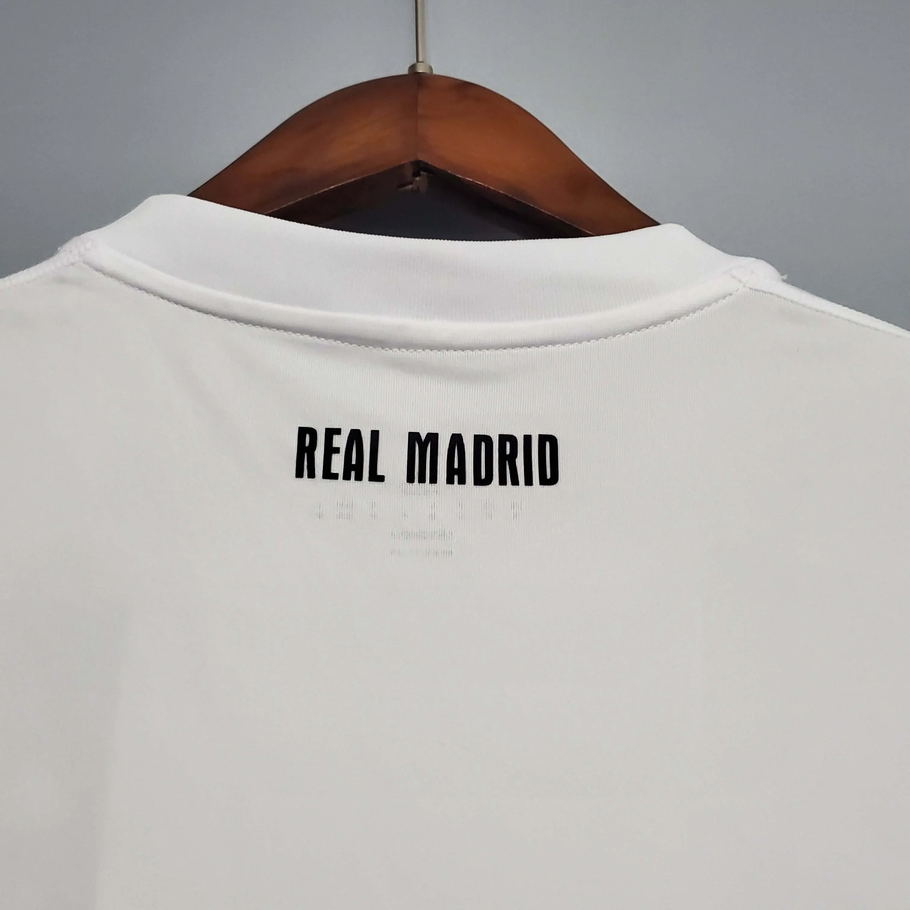 2010/2011 Rétro Real Madrid Domicile Maillot de football Qualité thaï 1:1 – Image 4