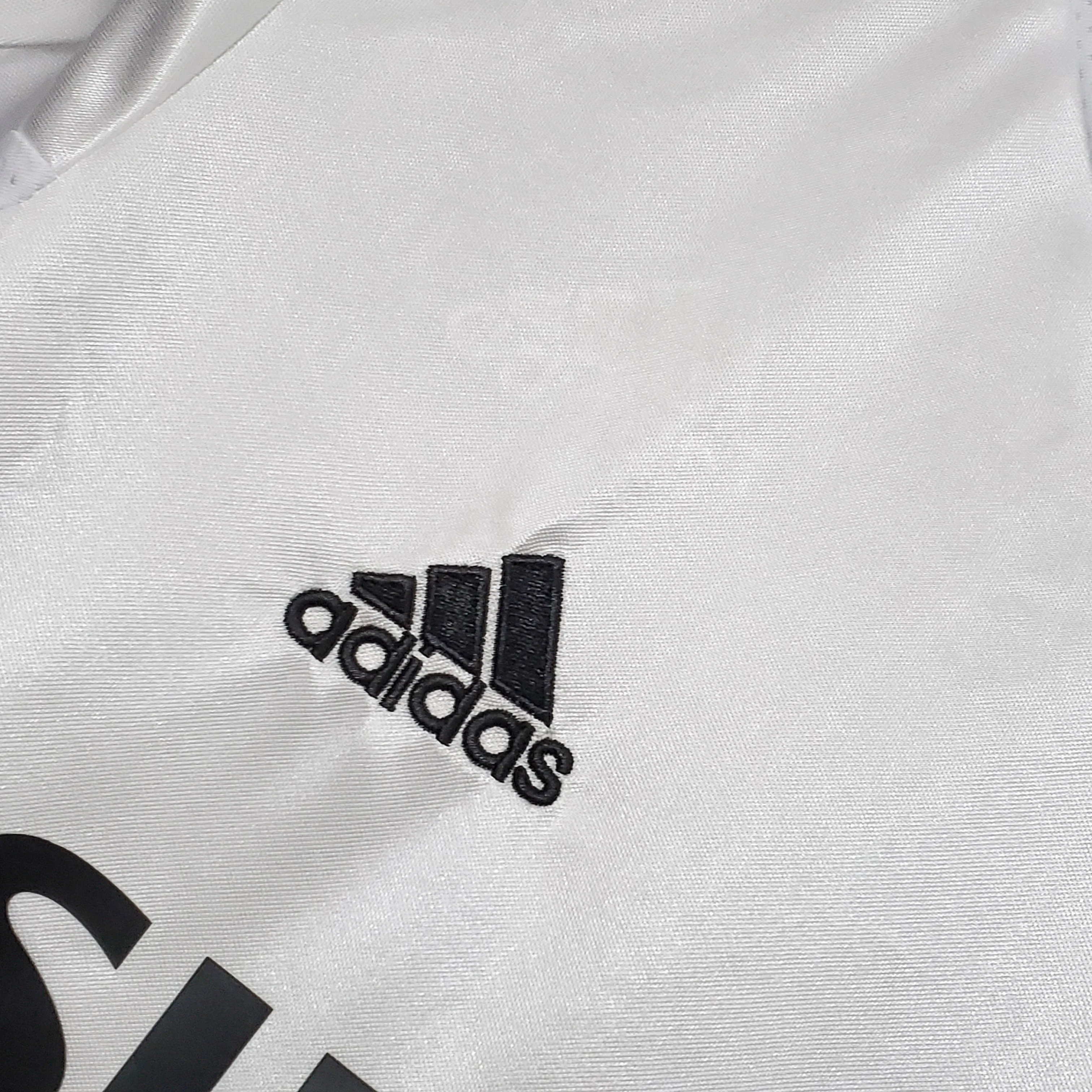 2004/2005 Retrô Real Madrid Casa - Image 4