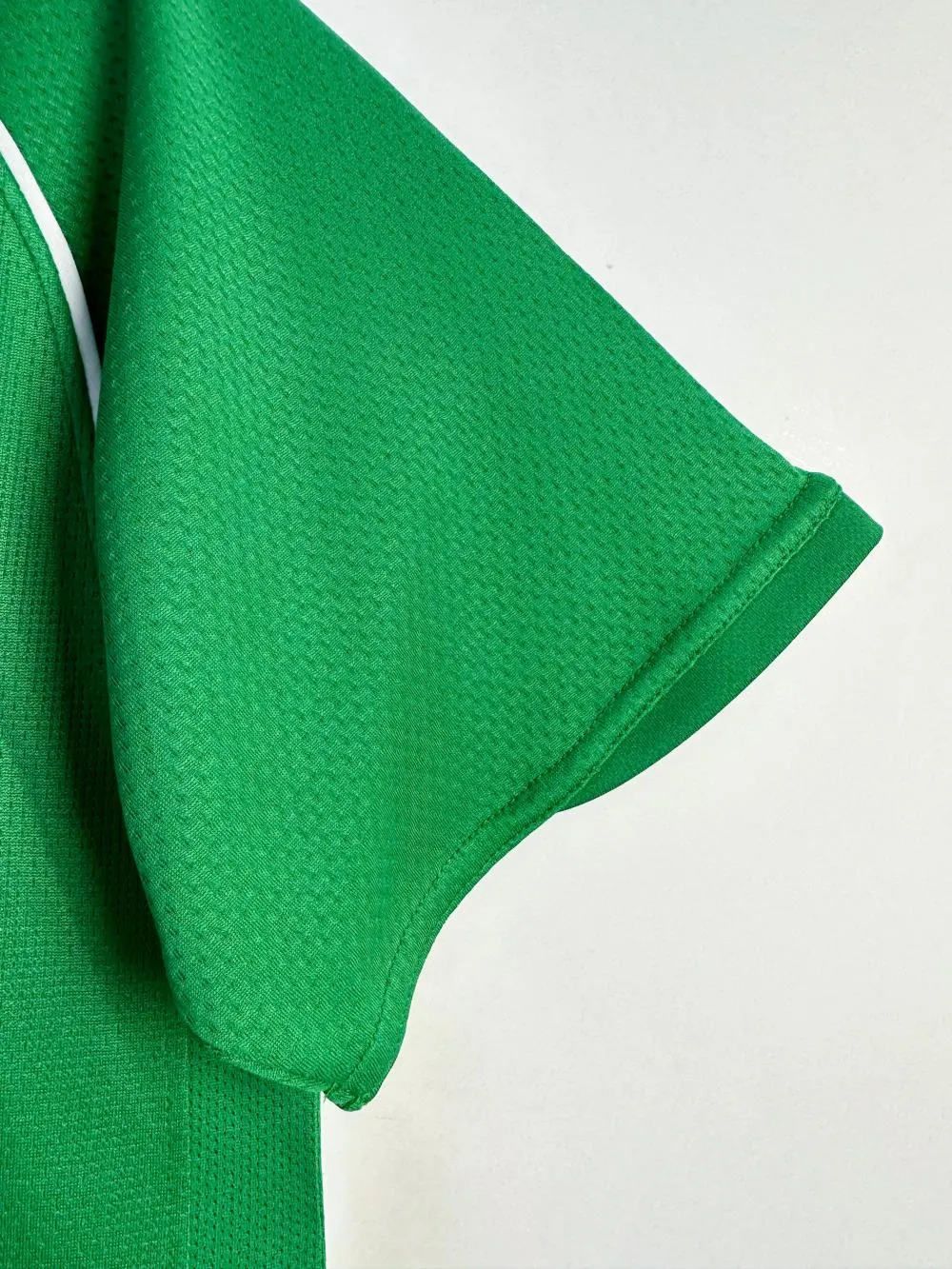 2007/2008 Retro Manchester United Goalkeeper Green Football Shirt 1:1 Thai Quality - Image 8