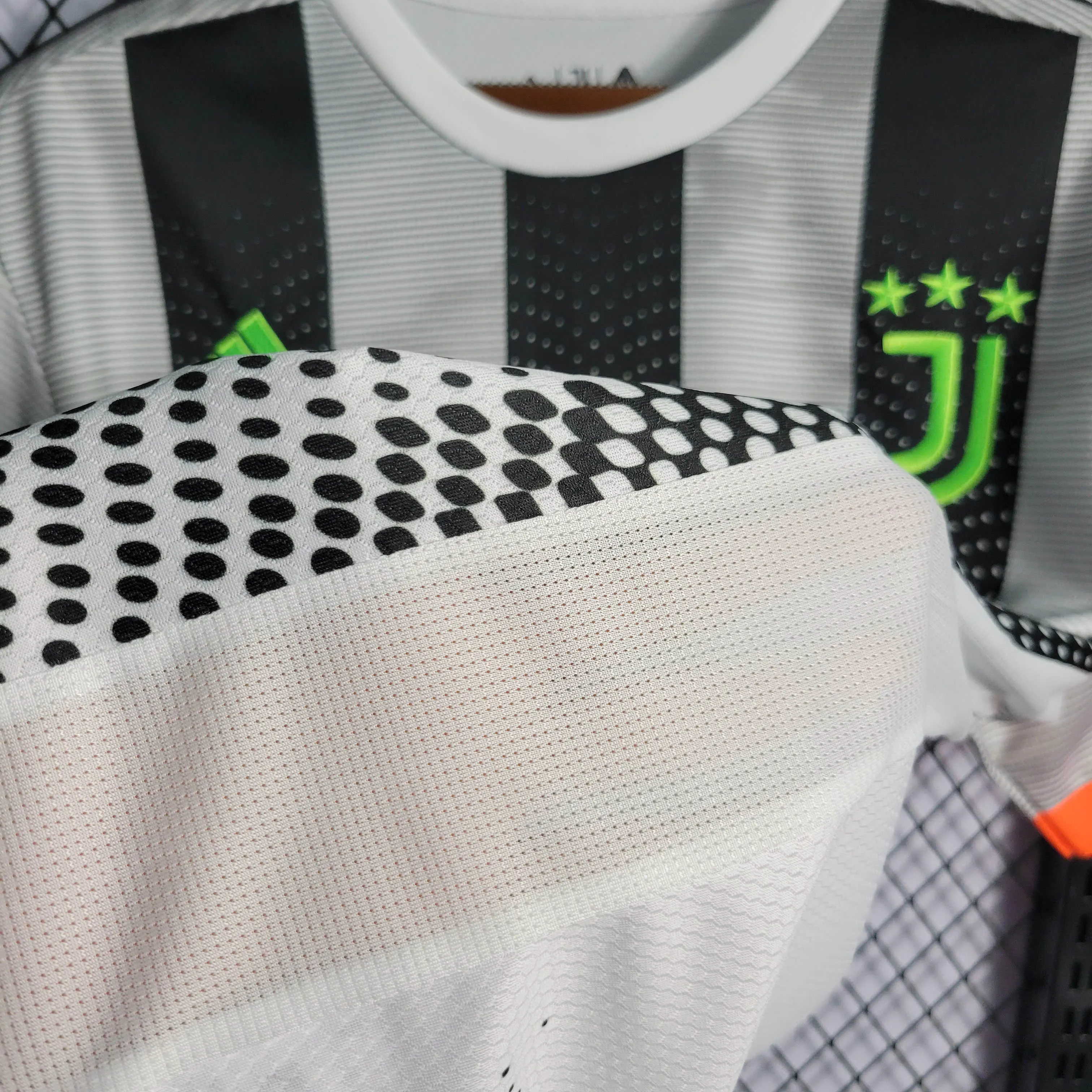 2019/2020 Retrô Juventus Edição Preto e Branco Stripes Camisa de futebol Qualidade tailandesa 1:1 - Image 9