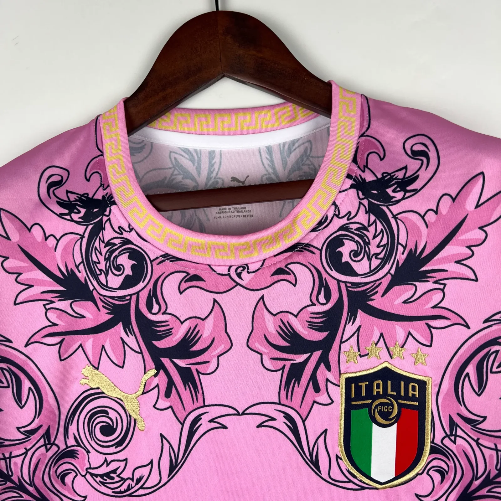 2024-2025 İtalya Özel sürüm Pembe Futbol Forma - Görsel 4