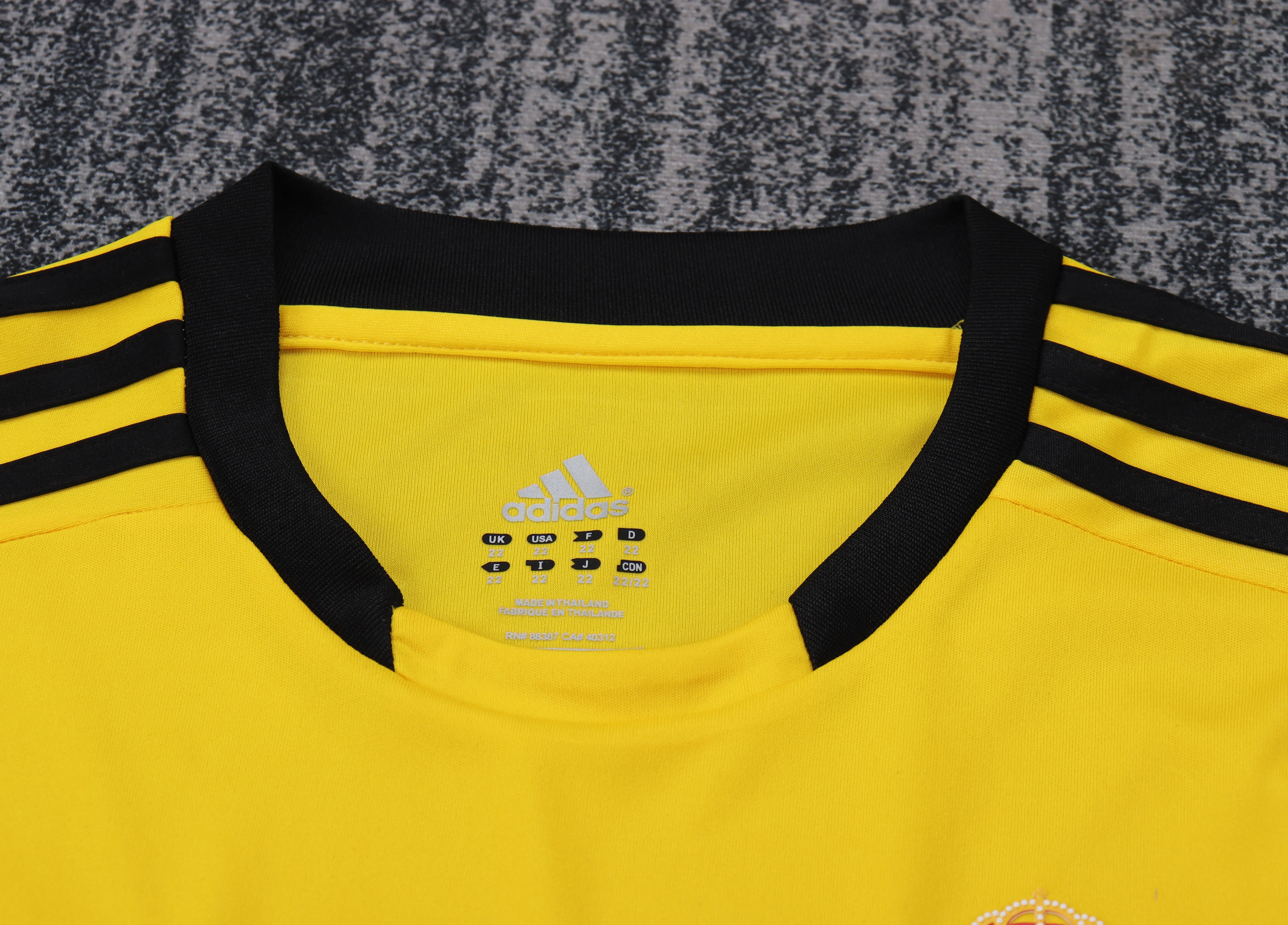 2011-2012 Retro Real Madrid Portiere Maglia da calcio Qualità thai 1:1 Taglia bambino - immagine 3