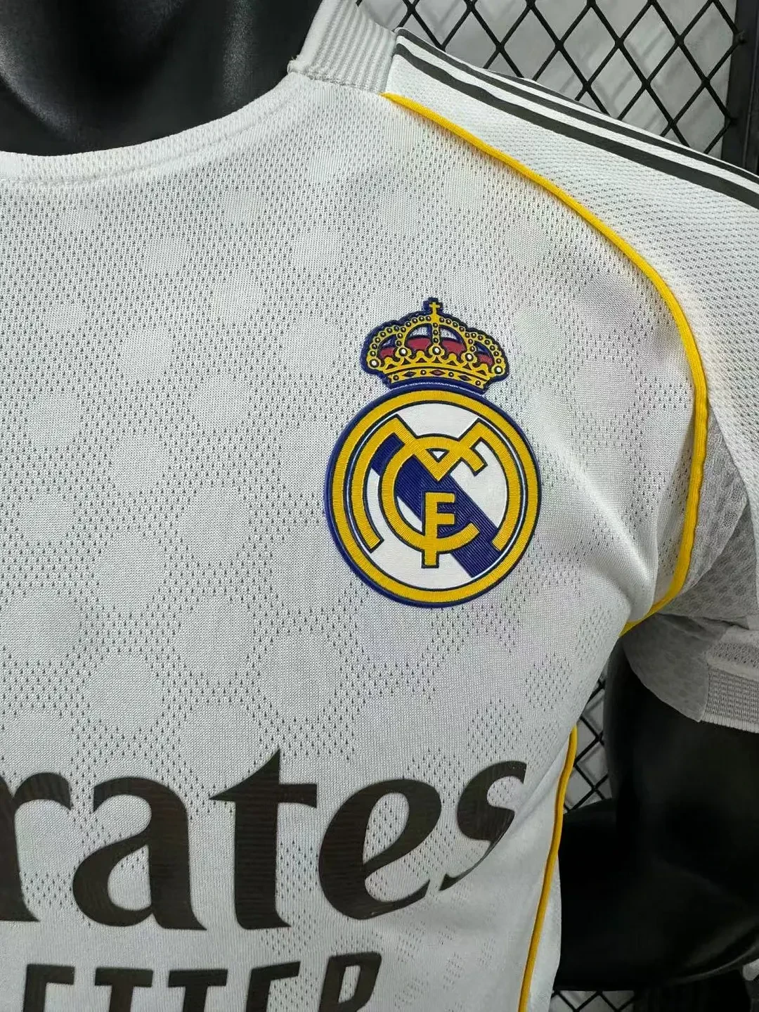 2025/2026 Version joueur Real Madrid Domicile Maillot de football Qualité thaï 1:1 – Image 5
