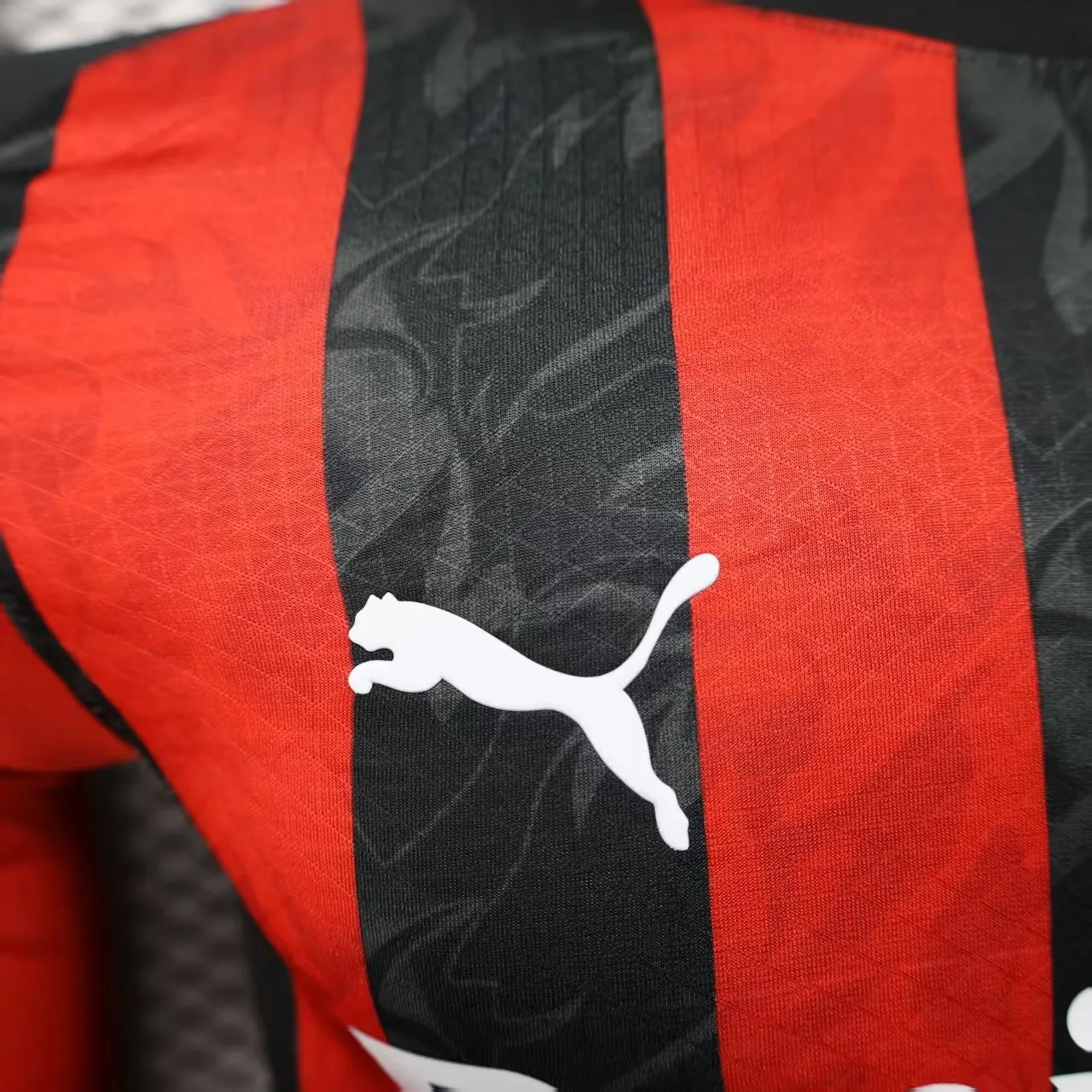 2025/2026 Player Version AC Milan Home Long Sleeve Football Shirt 1:1 Thai Quality - Image 4