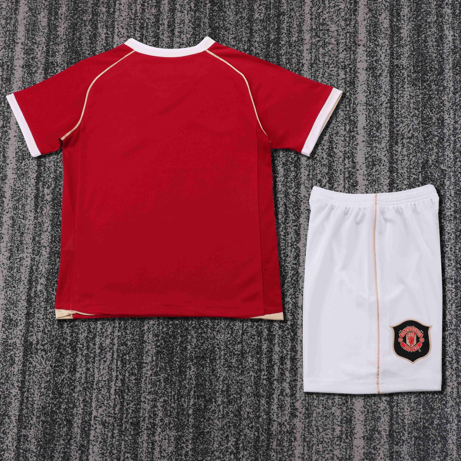 2006-2007 Retro Manchester United Home Football Shirt 1:1 Thai Quality Kids Size - Image 3