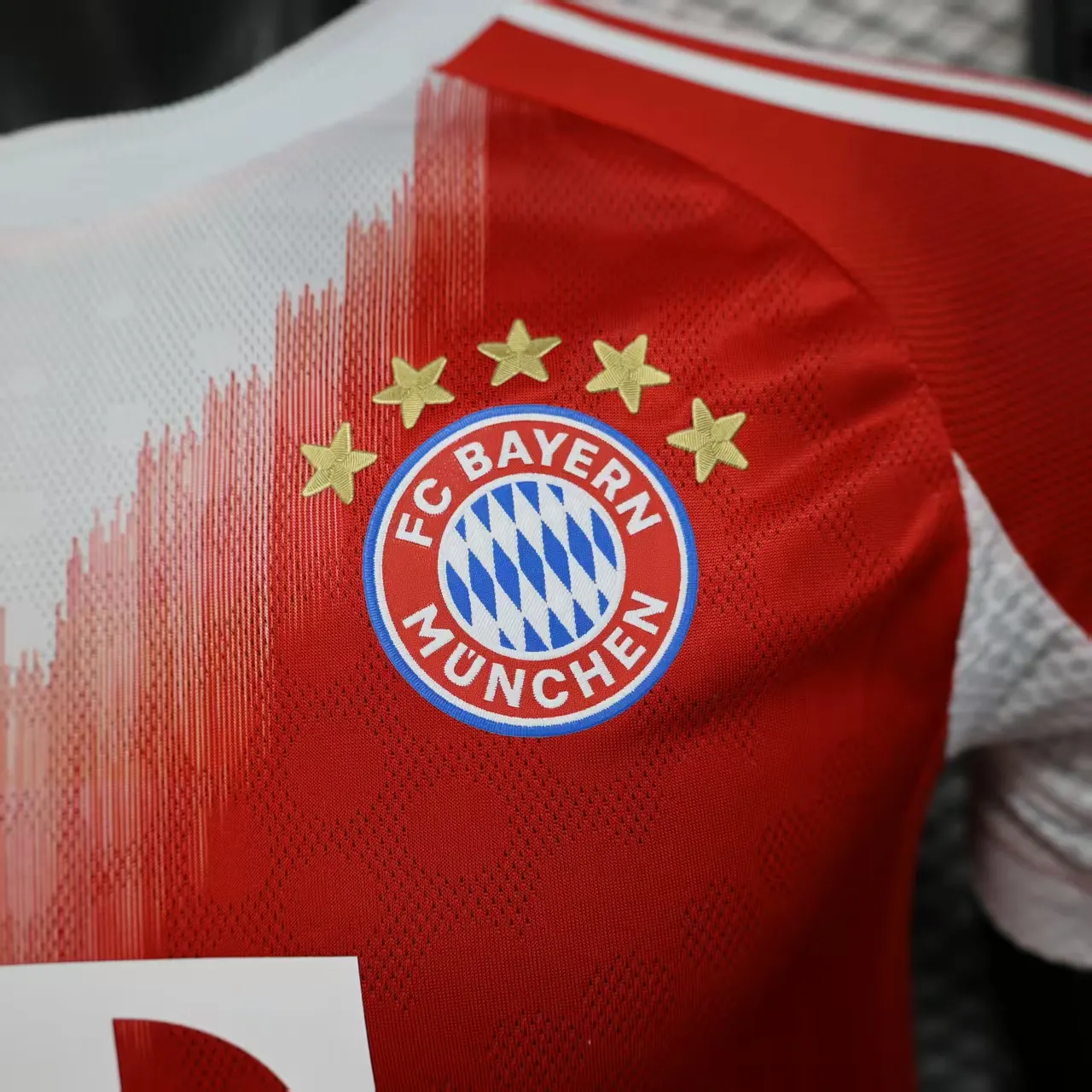 2025/2026 Player Version Bayern Munich Home 01 Football Shirt 1:1 Thai Quality - Image 6