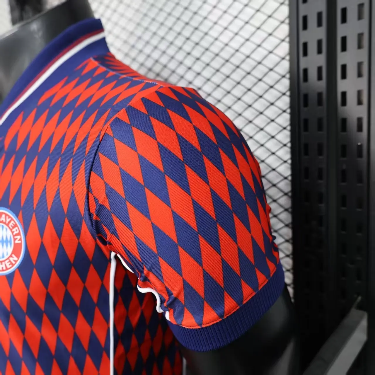 2025/2026 Versão jogador Bayern Munich Edição especial 02 Camisa de futebol Qualidade tailandesa 1:1 - Image 4