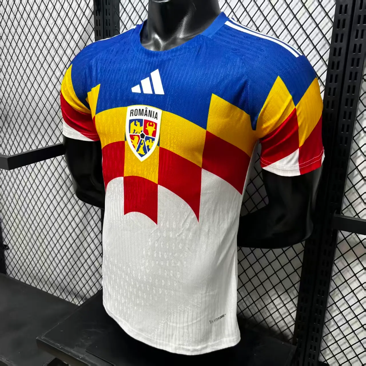 2026 Spelersversie Roemenië Speciale editie 01 Voetbalshirt 1:1 Thaise kwaliteit - Afbeelding 4