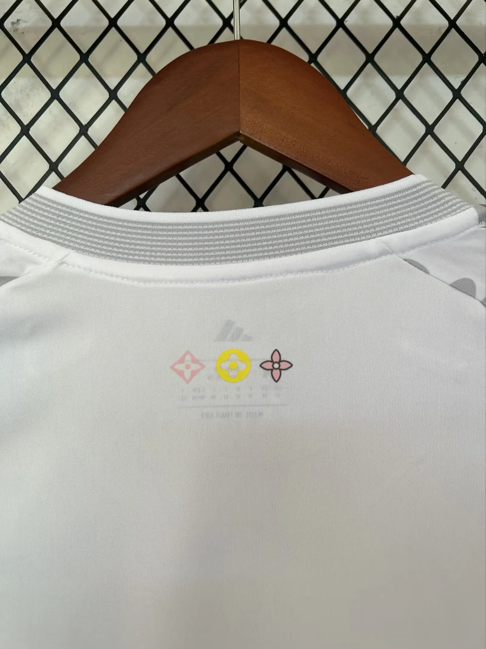 2025/2026 Real Madrid Édition spéciale 2 Maillot de football Qualité thaï 1:1 – Image 6