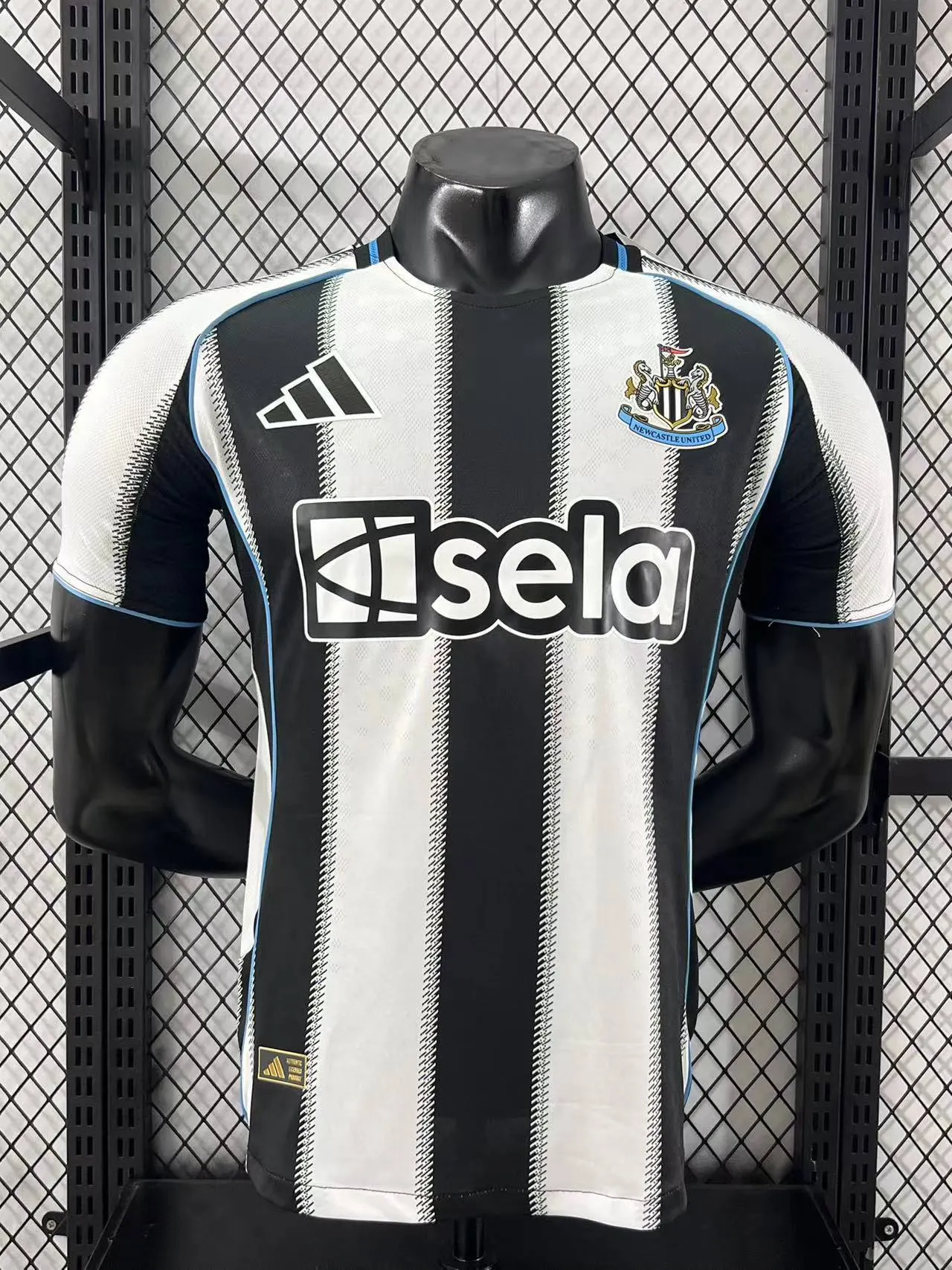 2025/2026 Versão jogador Newcastle United Casa Camisa de futebol Qualidade tailandesa 1:1