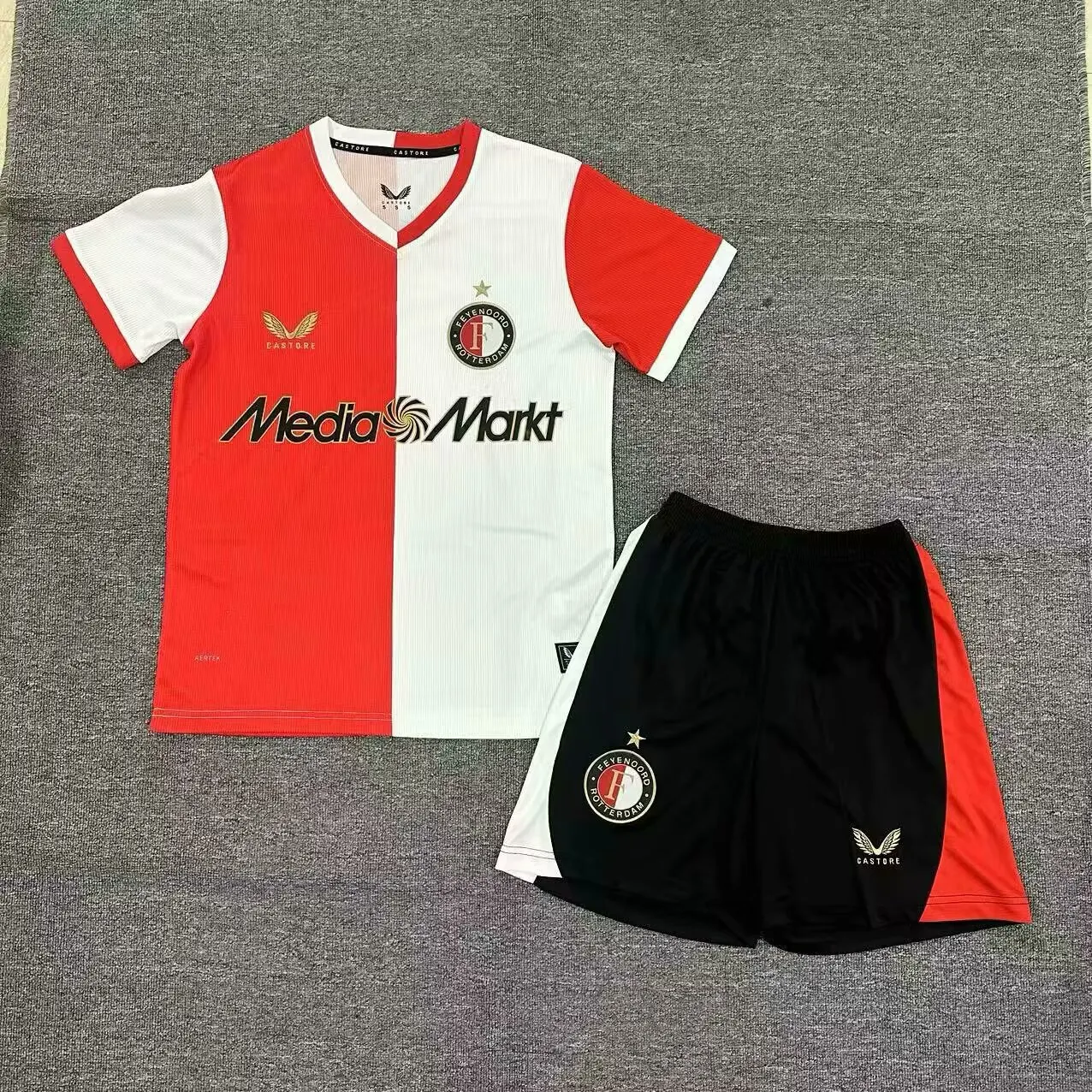 2025/2026 Feyenoord Rotterdam Домашняя Футбольная футболка Тайское качество 1:1 Детский размер