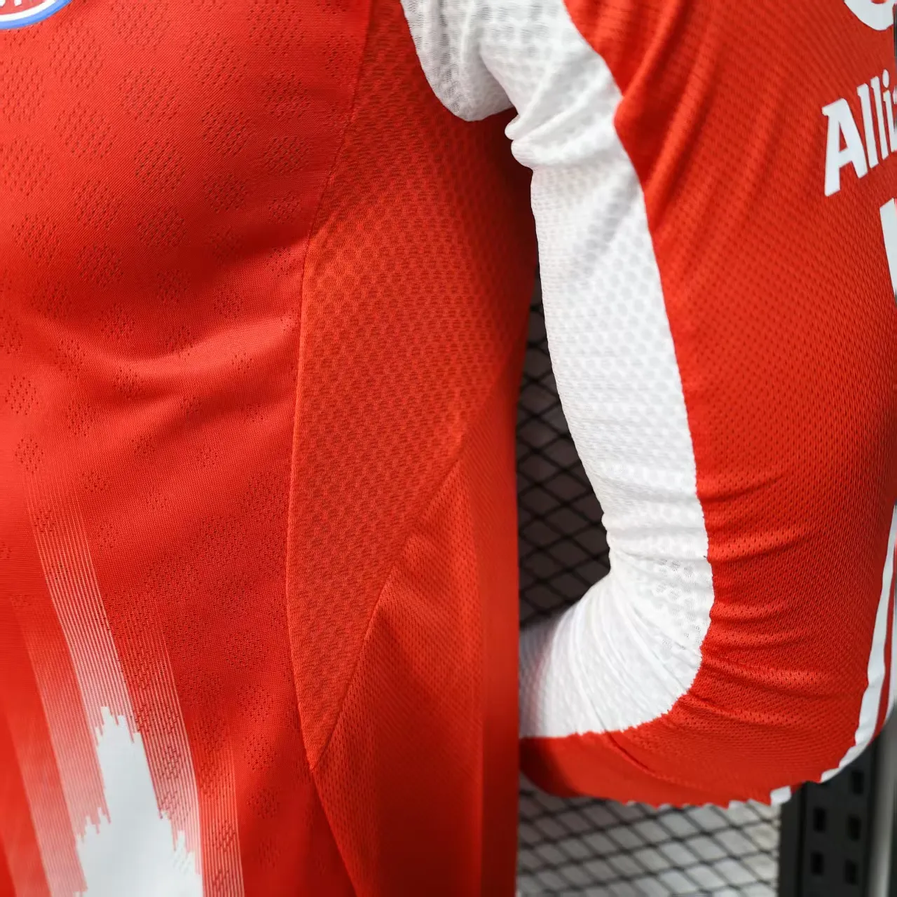 2025-2026 Mangas largas Versión jugador Bayern Munich Local Camiseta de fútbol Calidad tailandesa 1:1 - Imagen 8