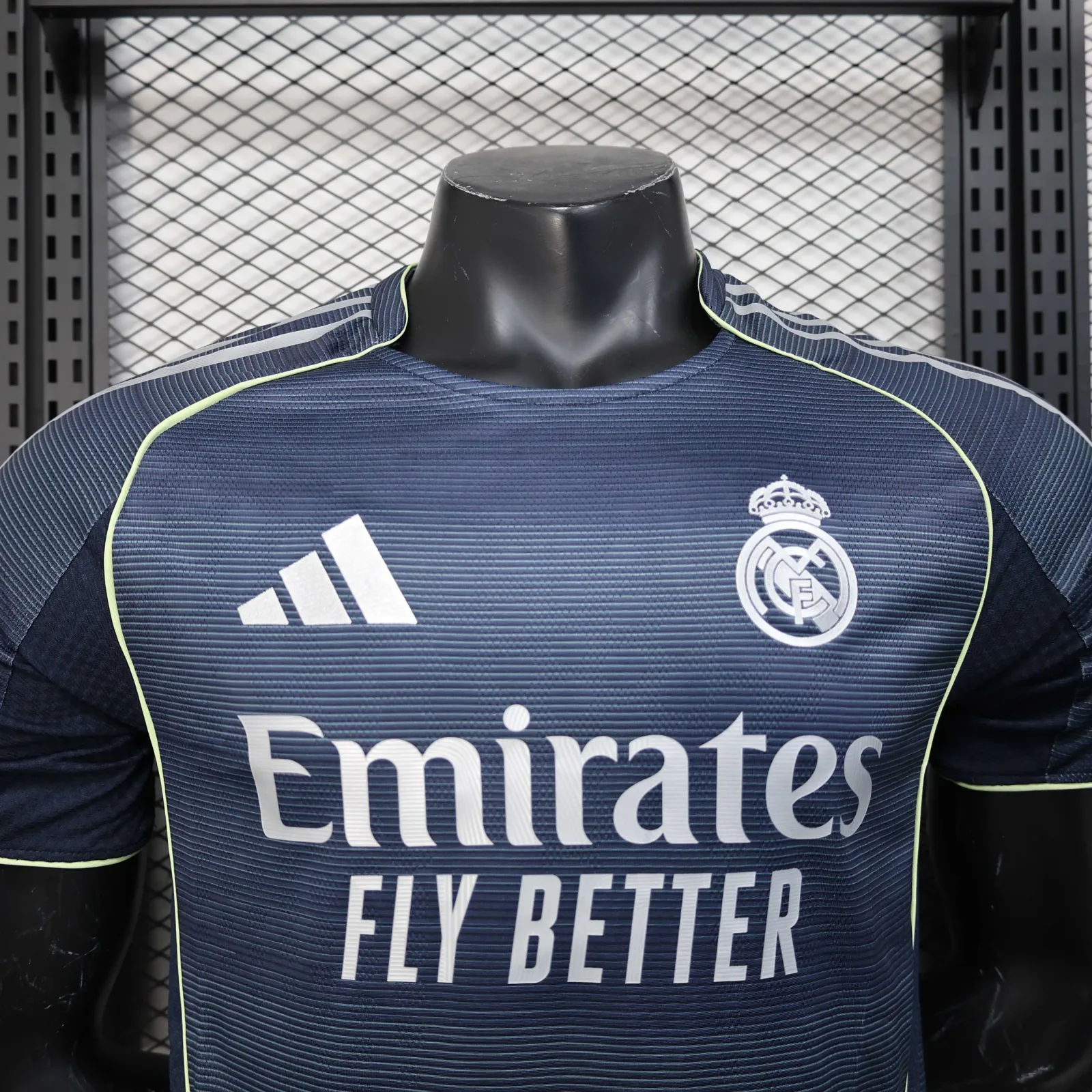 2025/2026 Oyuncu versiyonu Real Madrid Deplasman Futbol forması 1:1 Tayland kalitesi - Görsel 4