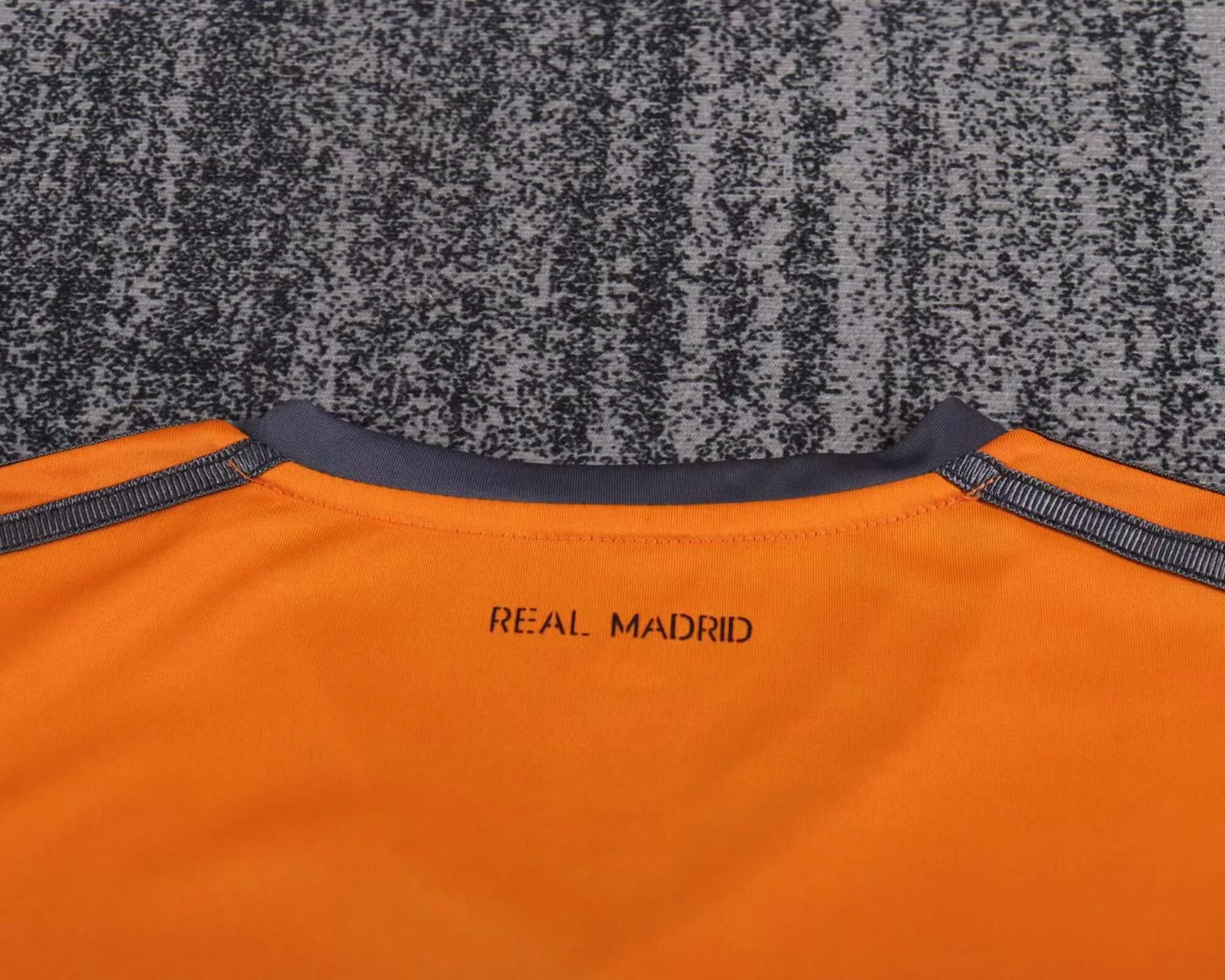 2013-2014 Retrô Real Madrid Terceira Fora Camisa de futebol Qualidade tailandesa 1:1 Tamanho infantil - Image 4