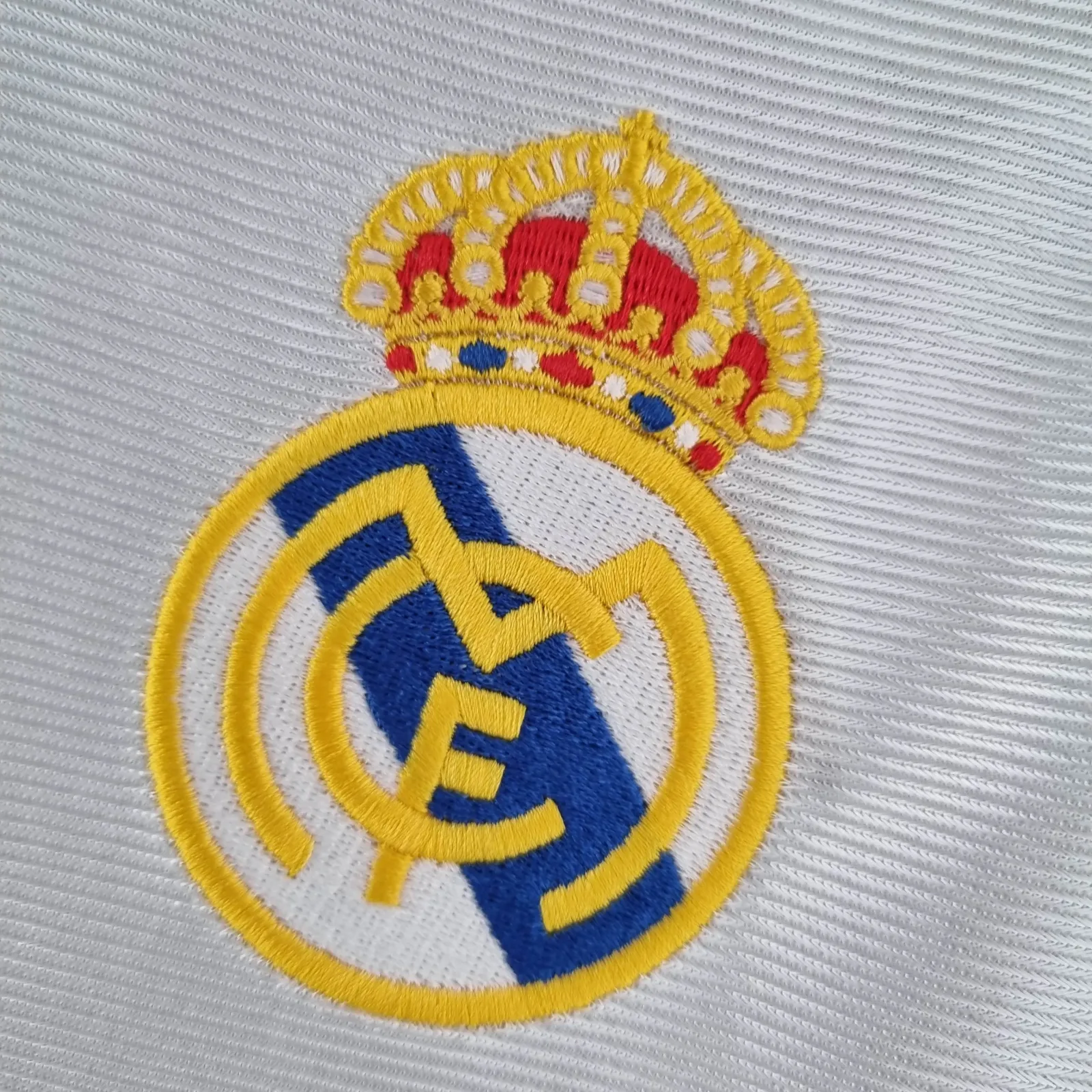 1998/2000 Retro Real Madrid Home - Image 6