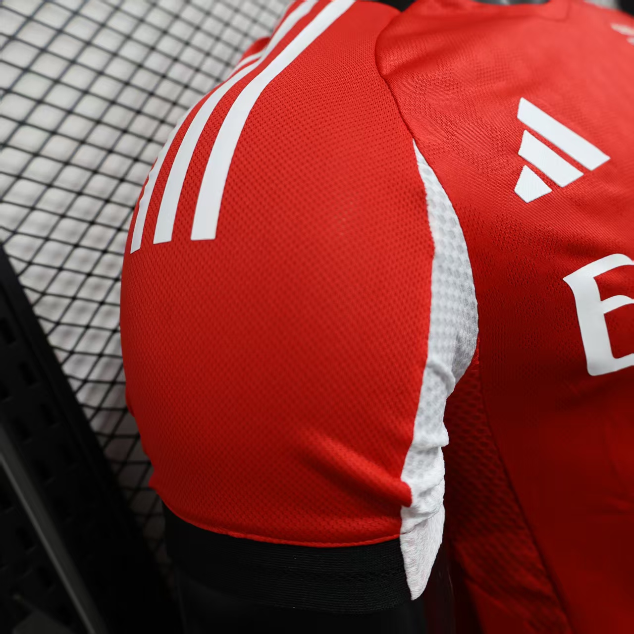 2025/2026 Version joueur Benfica Domicile Maillot de football Qualité thaï 1:1 – Image 7