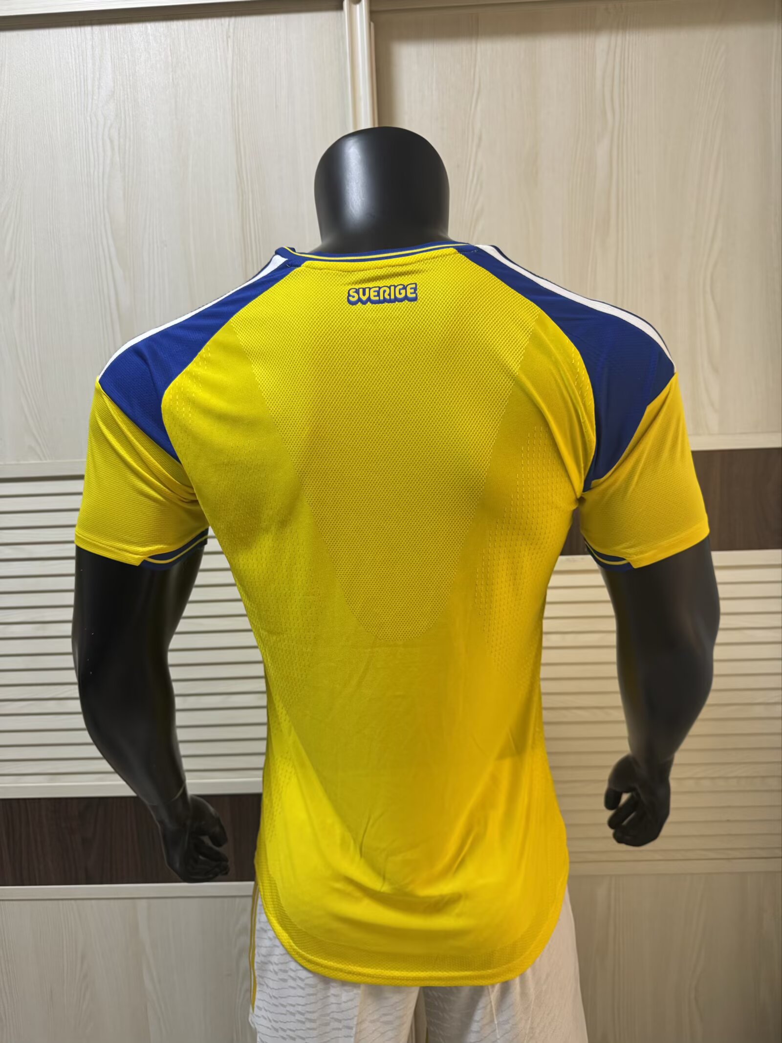 2026 Version joueur Suède Domicile Maillot de football Qualité thaï 1:1 – Image 2