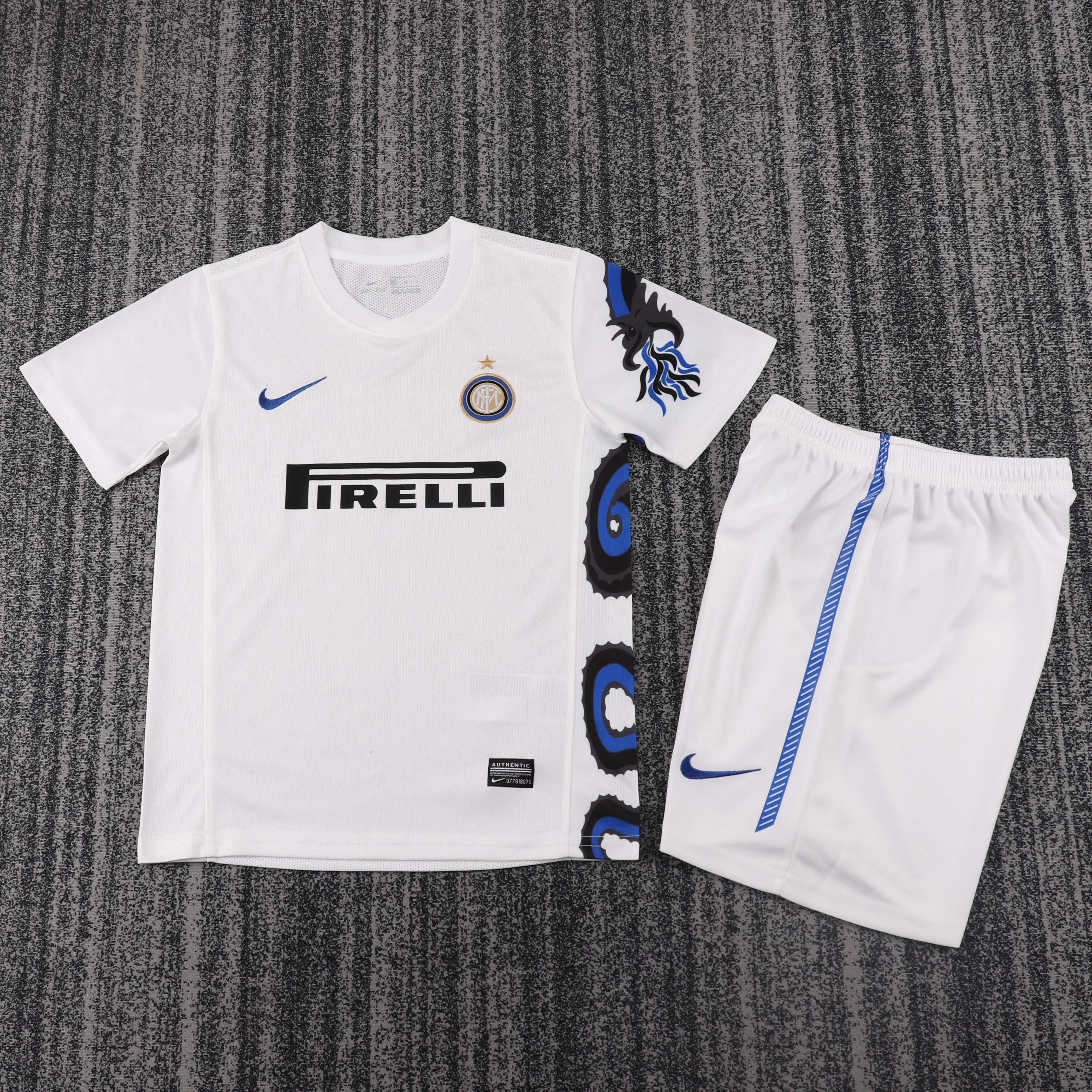2009-2010 Ретро Inter Milan Гостевая Футбольная футболка Тайское качество 1:1 Детский размер