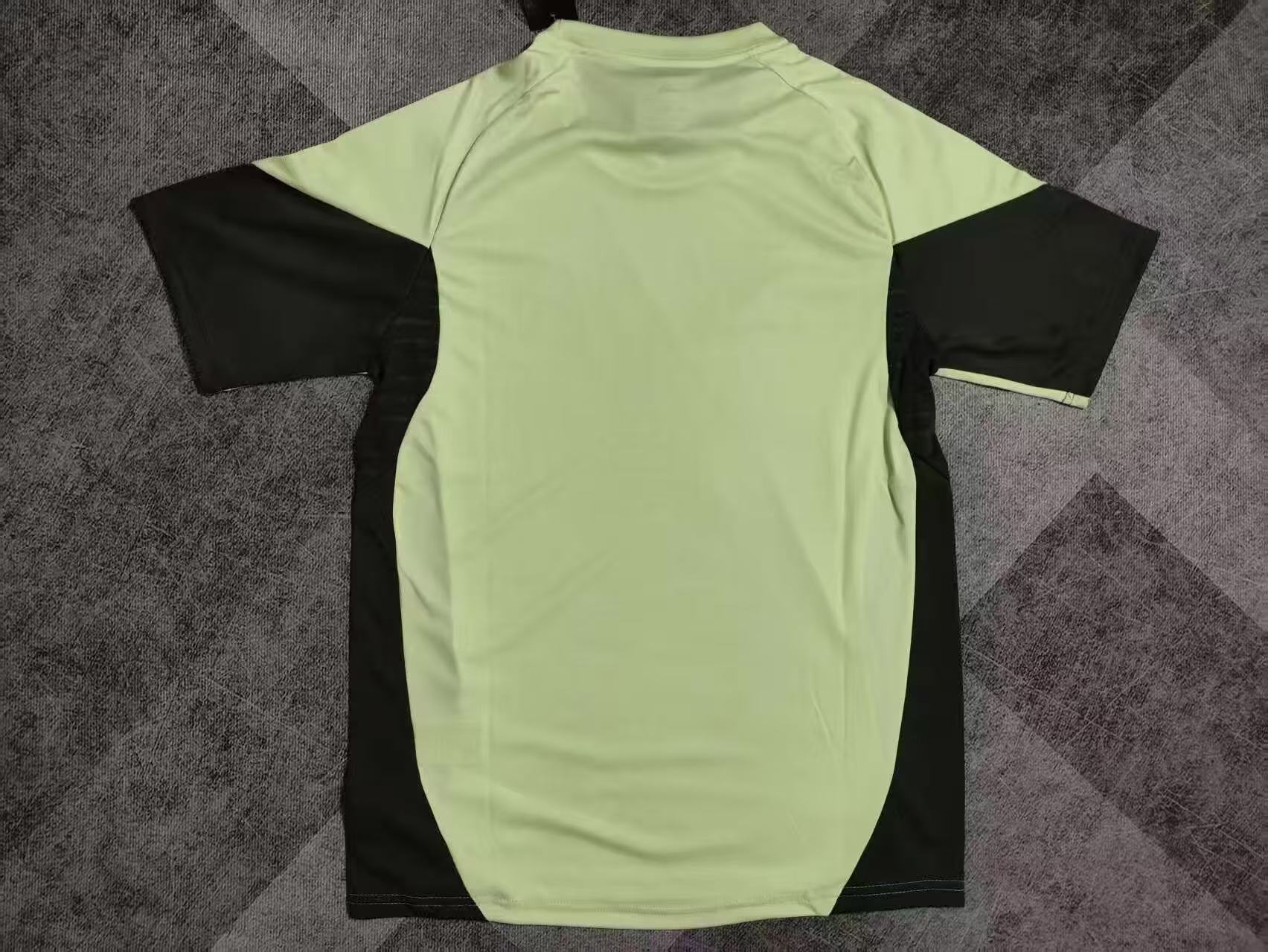 2025/2026 Real Madrid Goalkeeper light green Football Shirt 1:1 Thai Quality - Image 2
