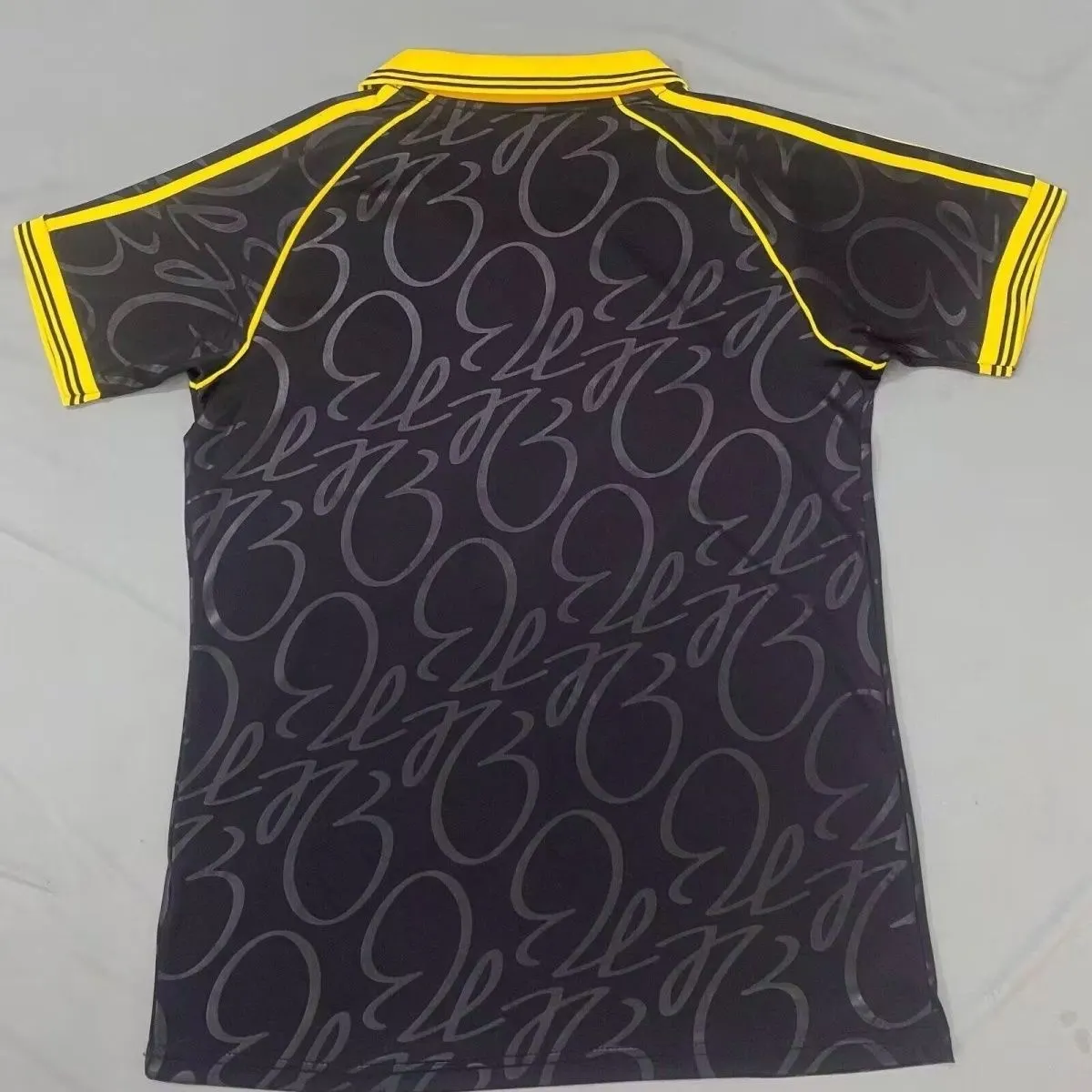 2025/2026 皇家马德里 Bellingham Lapel 足球球衣 1:1 泰版品质 - 图片 2