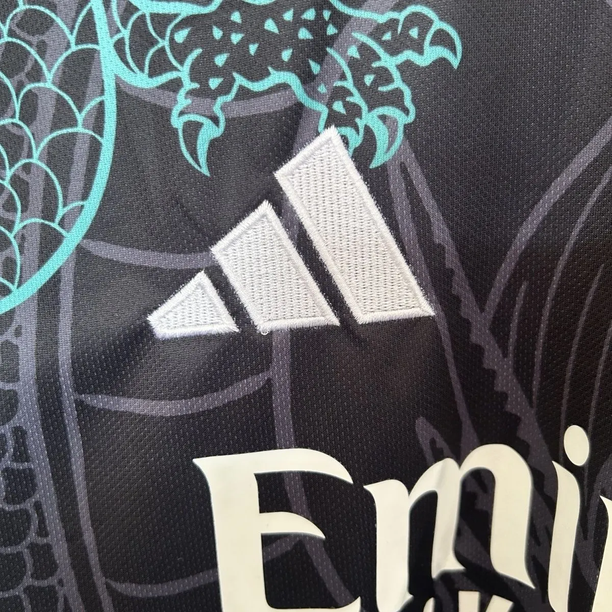 2025/2026 Real Madrid Dragon Pattern Training Clothes Football Jersey 1:1 Thai Quality - Image 4