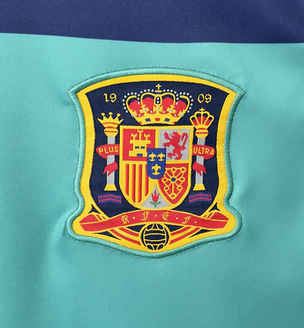 2010 Retro Spain Goalkeeper Soccer Shirt 1:1 Thai Quality - Image 5