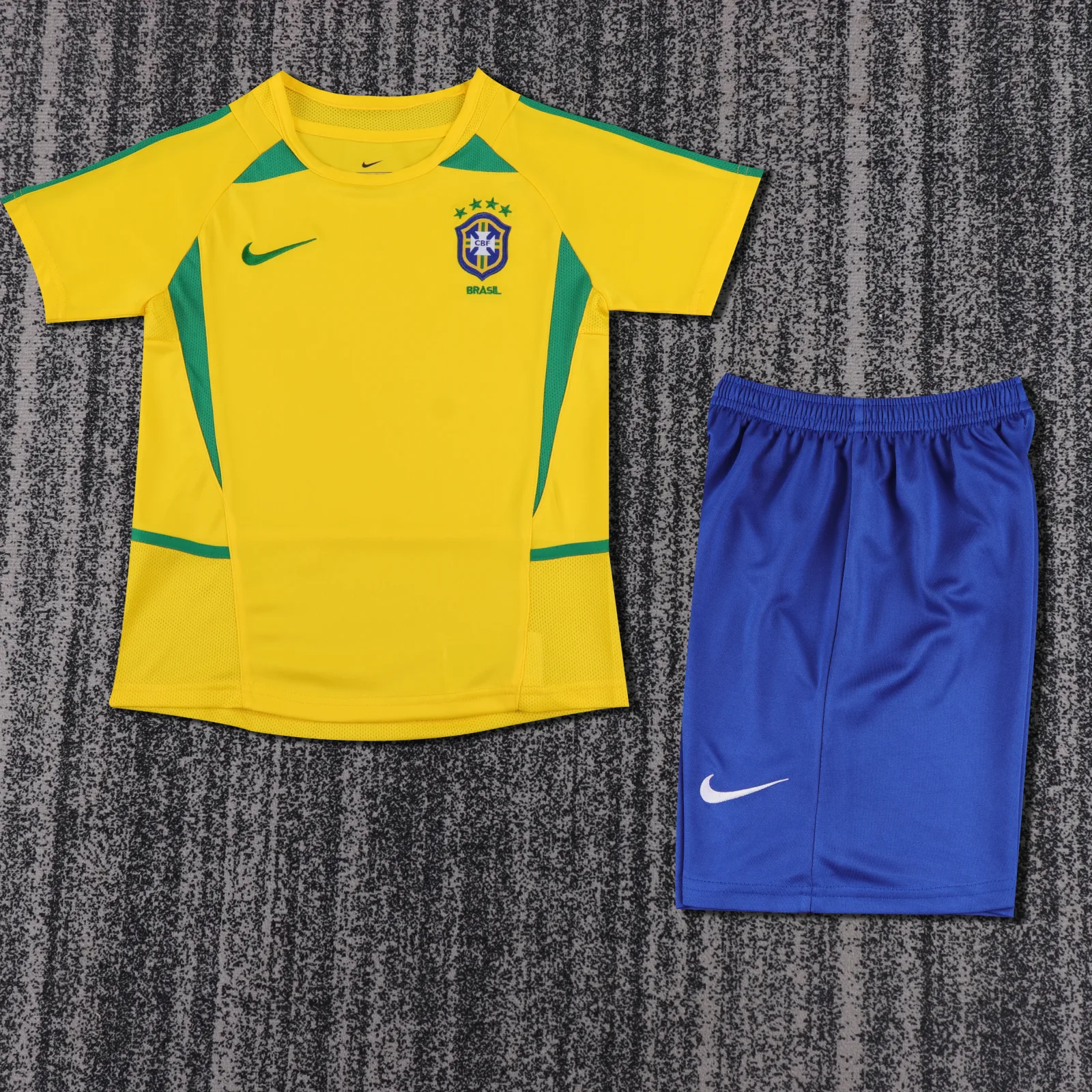 2002 Rétro Brésil Domicile Maillot de football Qualité thaï 1:1 Taille enfant