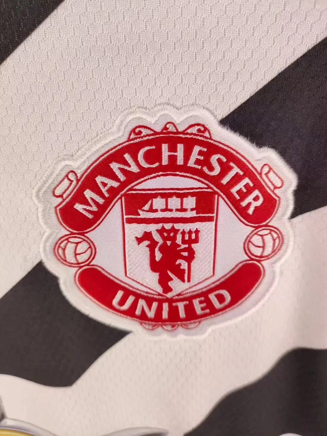 2020/2021 Retro Manchester United Third Away Football Shirt 1:1 Thai Quality - Image 6