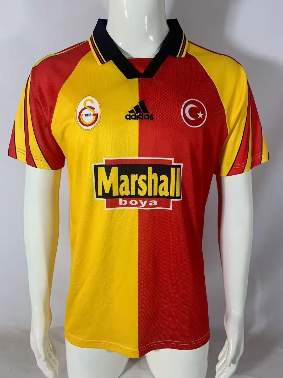 1998/1999 Retro Galatasaray İç saha Futbol forması 1:1 Tayland kalitesi