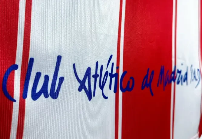 1999/2000 Retro Atletico Madrid Home Football Jersey 1:1 Thai Quality - Image 8