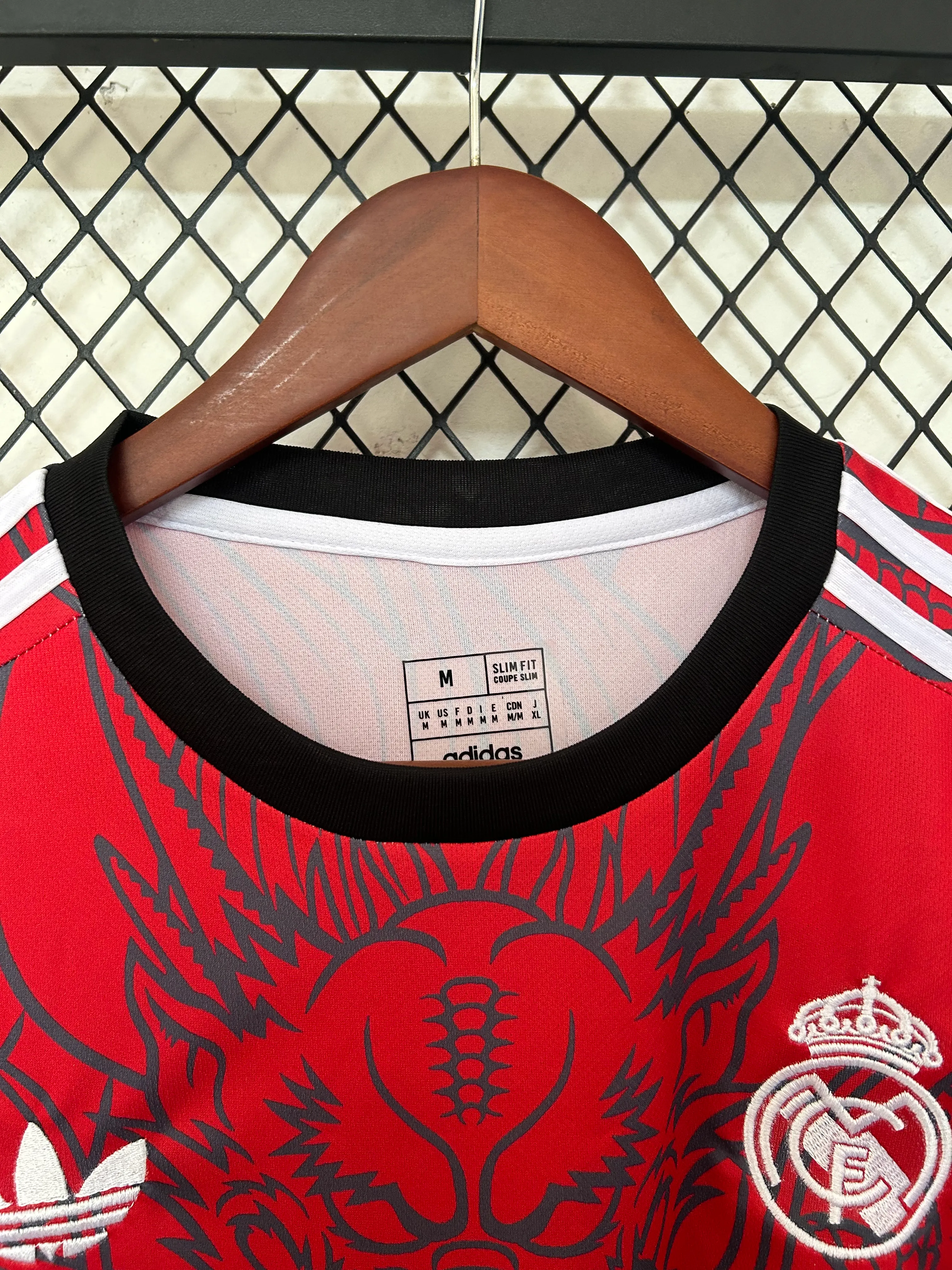 2025/2026 Real Madrid Dragon Red Special Edition Football Jersey 1:1 Thai Quality - Image 3