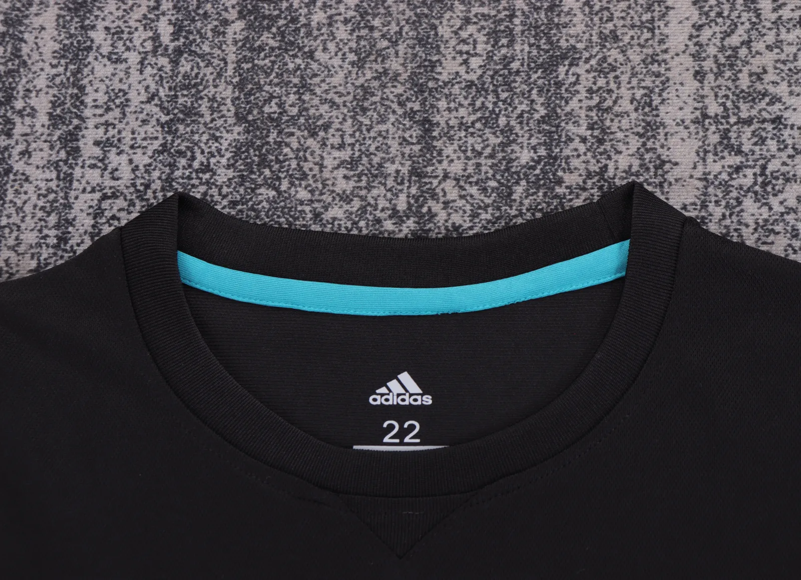 2017/2018 Rétro Real Madrid Extérieur Maillot de football Qualité thaï 1:1 Taille enfant – Image 4