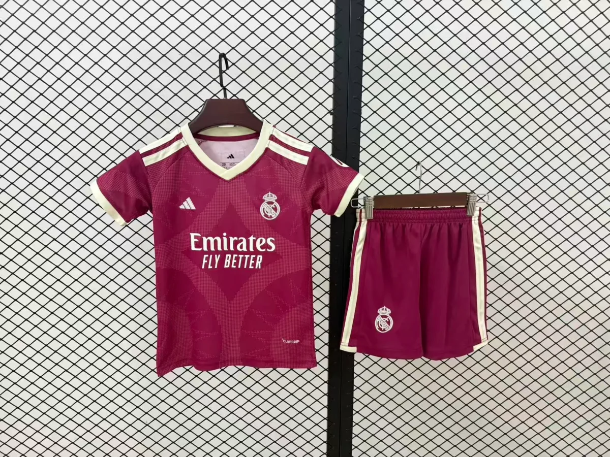 2026/2027 Real Madrid Terceira Fora Camisa de futebol Qualidade tailandesa 1:1 Tamanho infantil