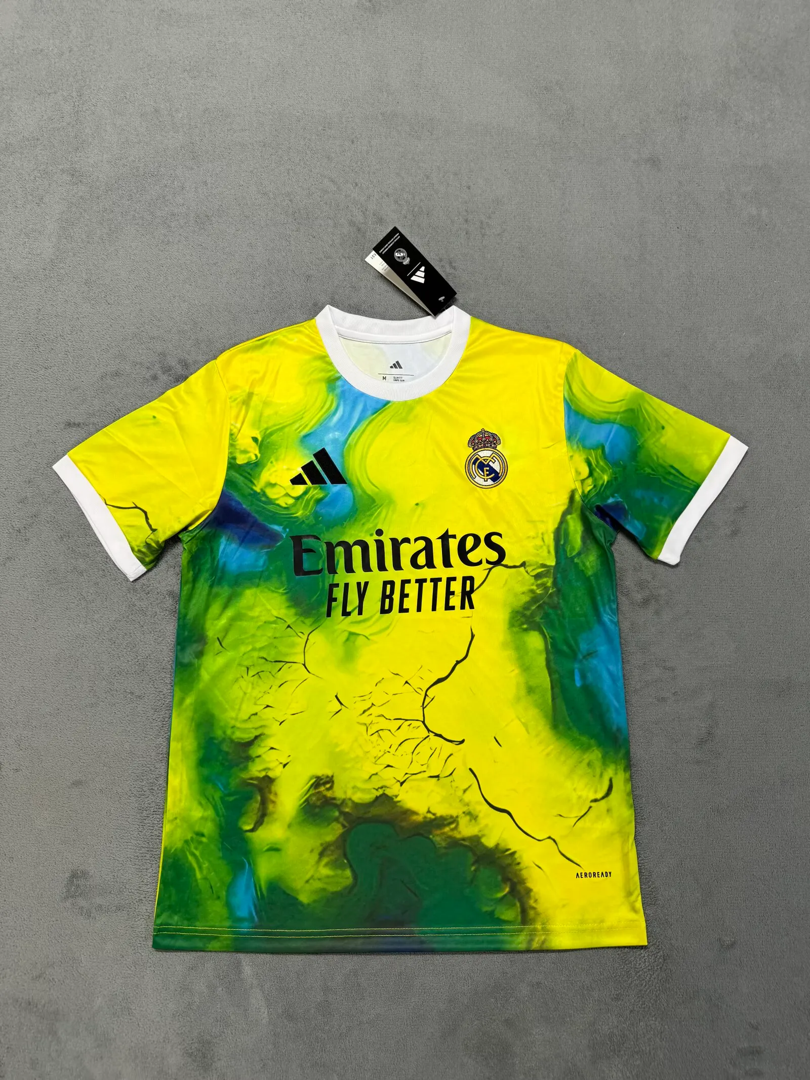 2025/2026 Real Madrid Édition spéciale Jaune et Vert Maillot de football Qualité thaï 1:1
