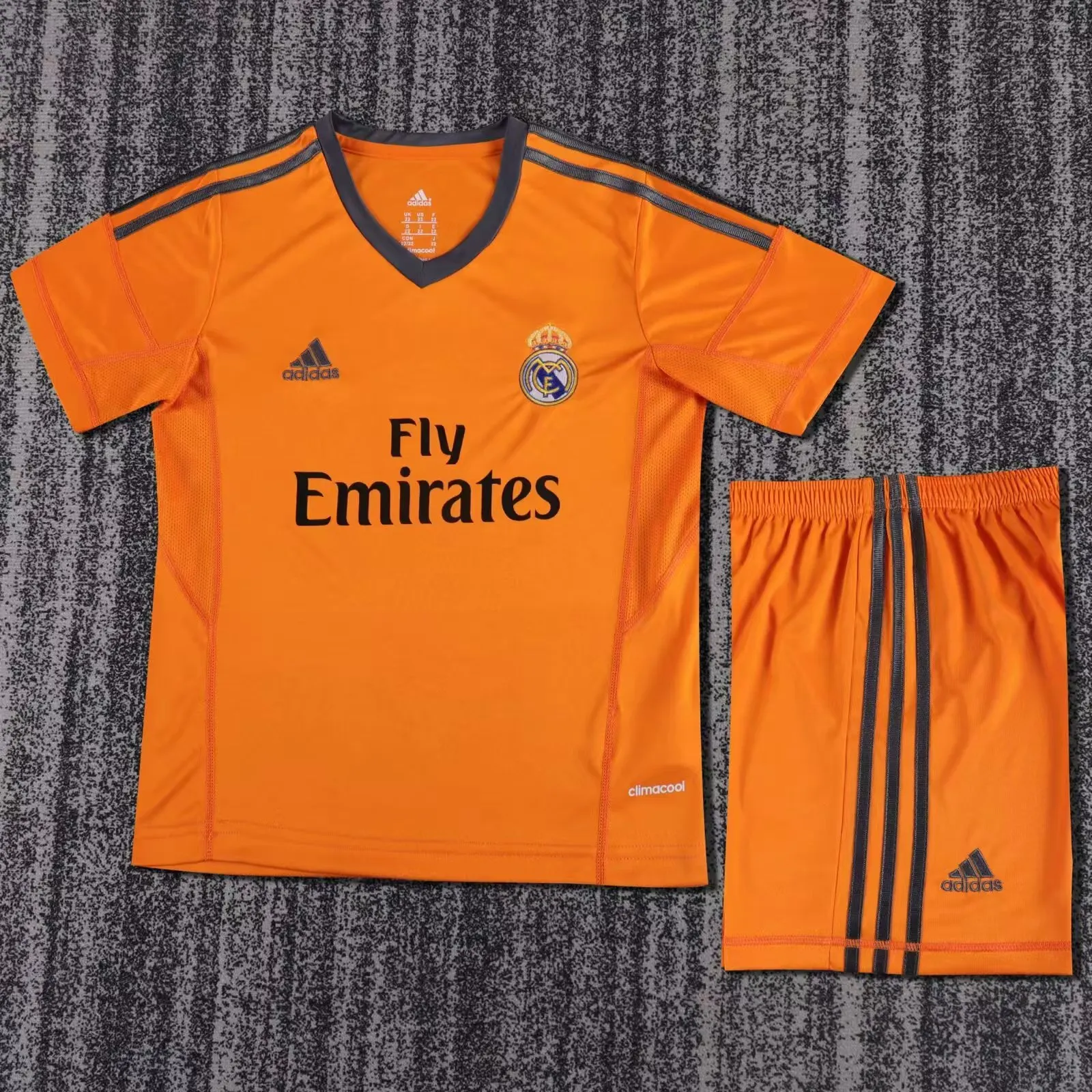 2013-2014 Retrô Real Madrid Terceira Fora Camisa de futebol Qualidade tailandesa 1:1 Tamanho infantil