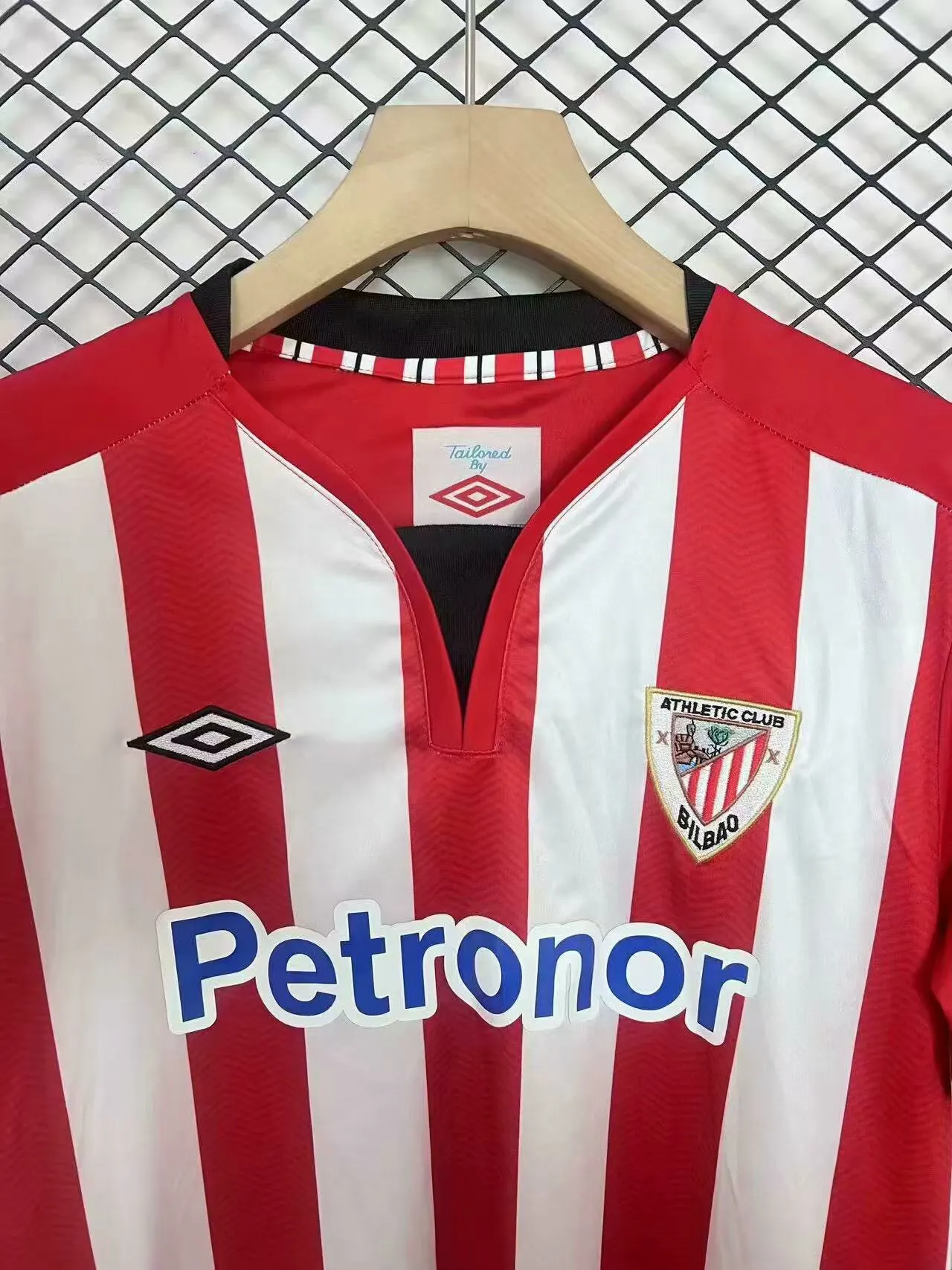 2011/2012 Retro Athletic Bilbao İç saha Futbol forması 1:1 Tayland kalitesi - Görsel 3