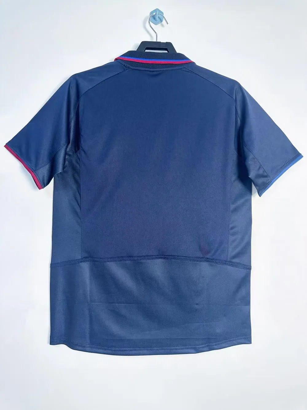 2002-2003 Retrô Barcelona Terceira Fora Camisa de futebol Qualidade tailandesa 1:1 - Image 2