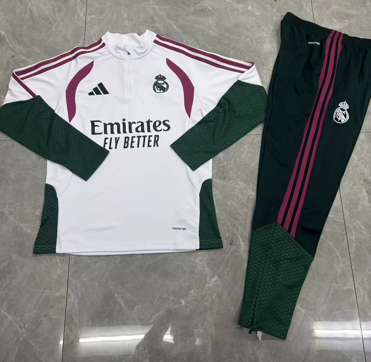 2026/2027 Real Madrid Blu Tuta mezza zip Bianco with Verde Maniche Maglia da calcio Qualità thai 1:1 Set - immagine 4