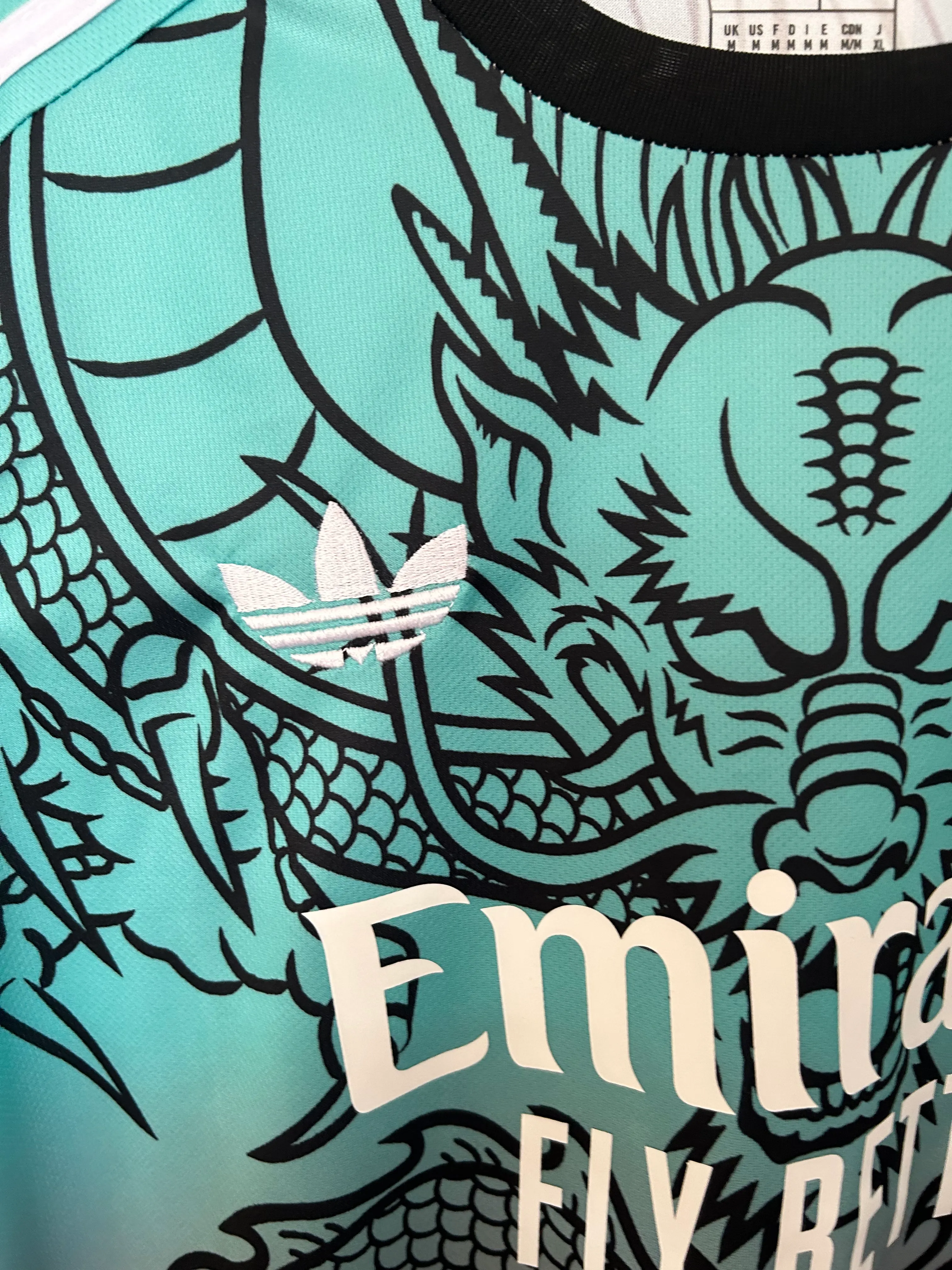 2025/2026 Real Madrid Dragon Ink Green Red Special Edition Football Jersey 1:1 Thai Quality - Image 4