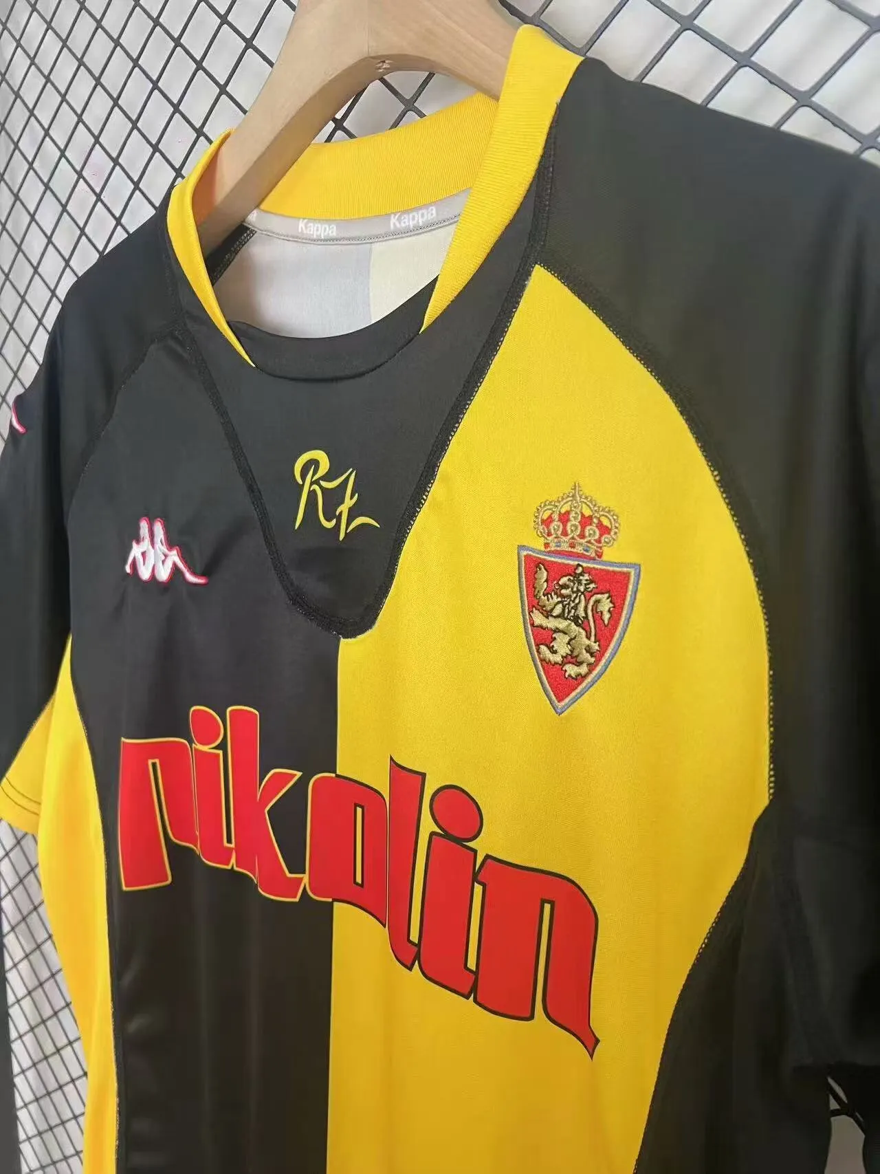 2001/2002 Retrô Real Zaragoza Fora Camisa de futebol Qualidade tailandesa 1:1 - Image 3