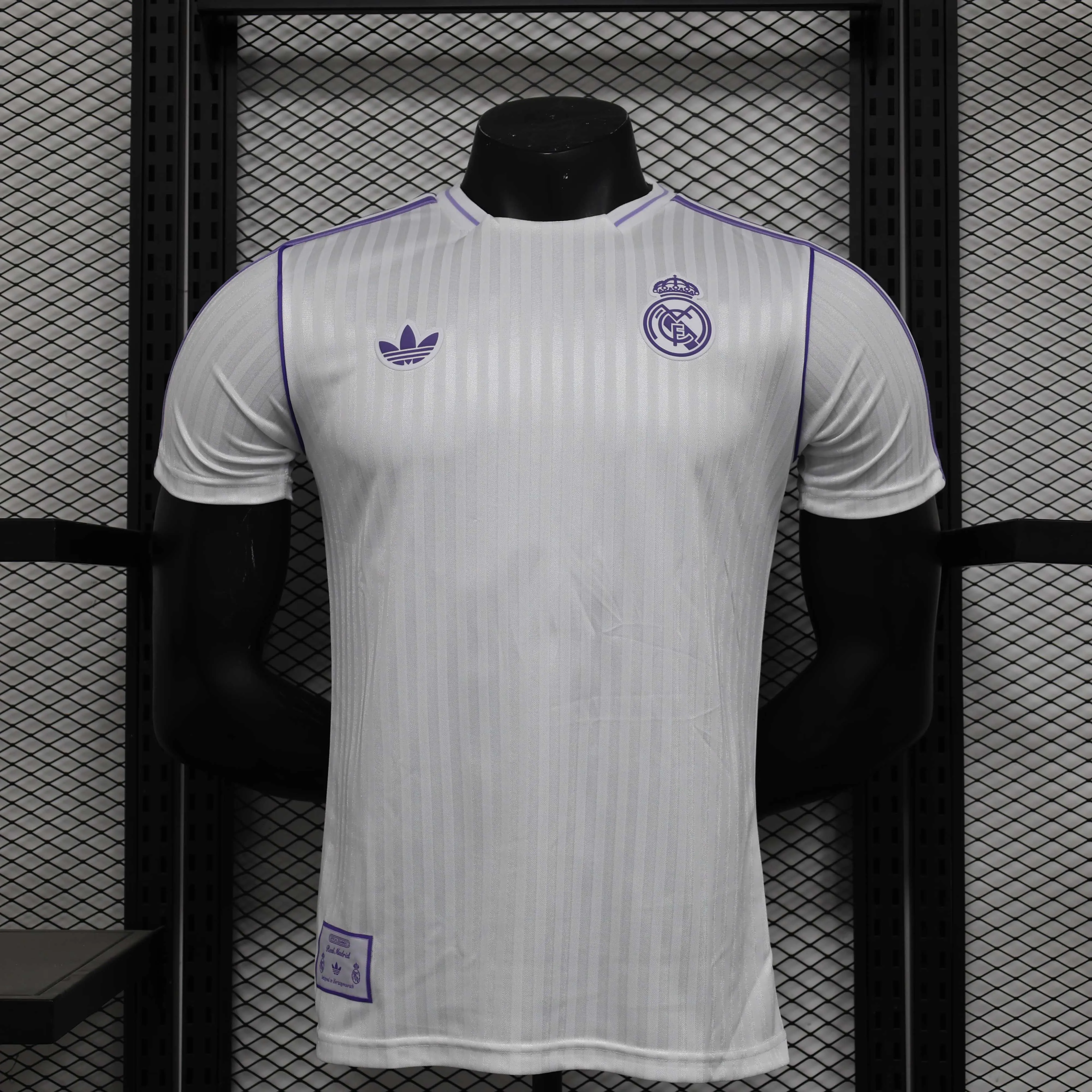 2025/2026 Игровая версия Real Madrid Тренировка Одежда Футбольная футболка Тайское качество 1:1