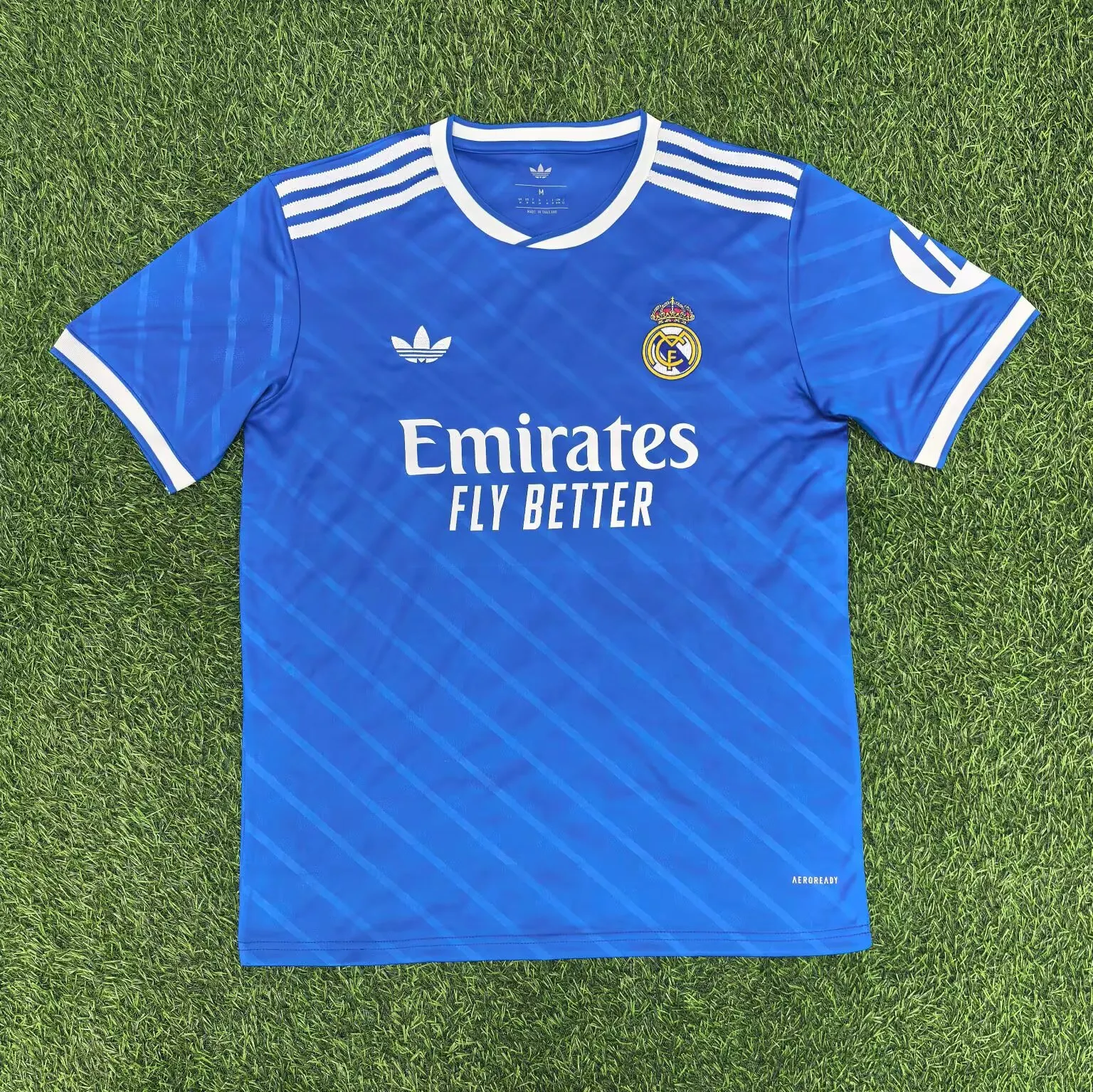 2025/2026 Real Madrid Zweites Auswärts 01 Fußballtrikot 1:1 Thai-Qualität