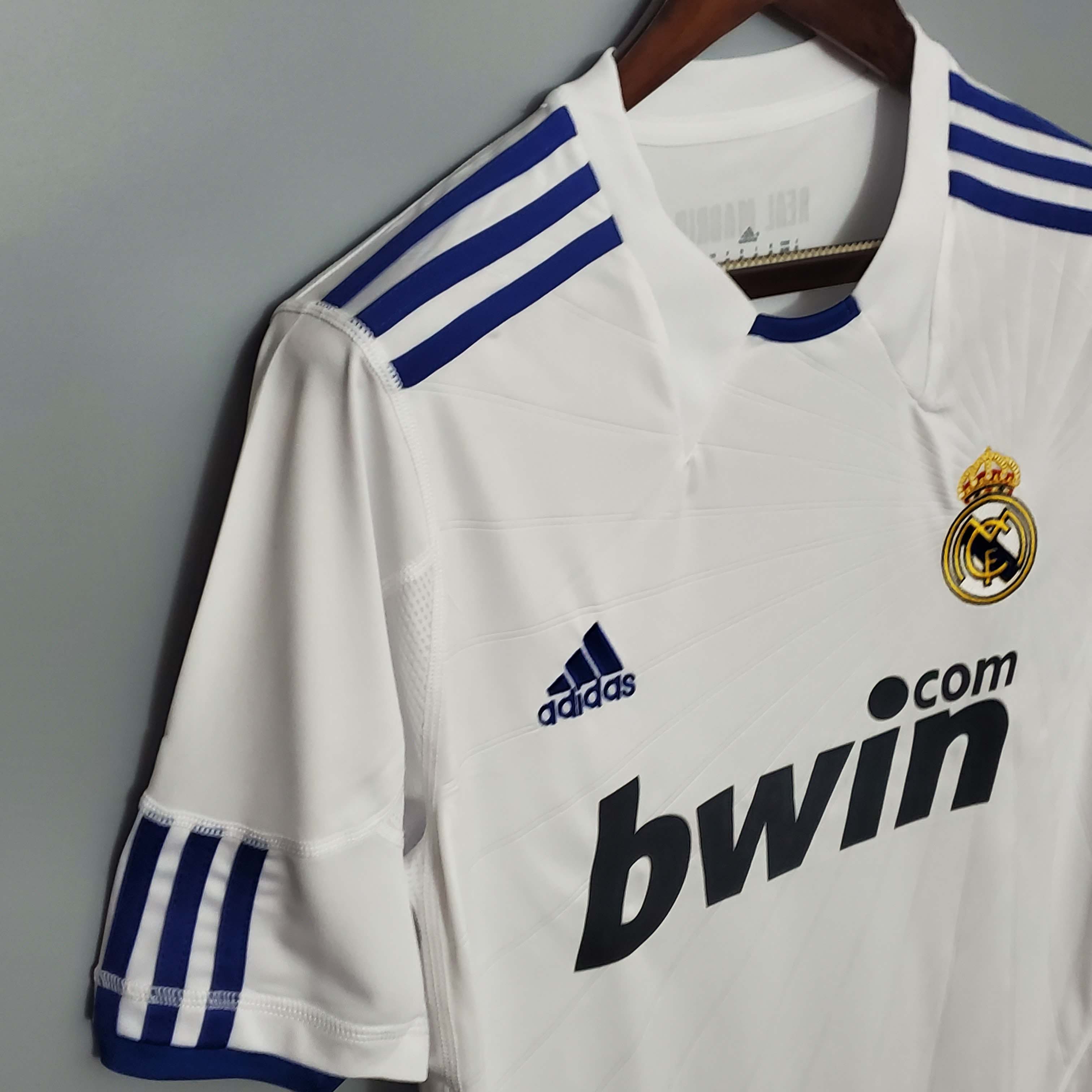 2010/2011 Rétro Real Madrid Domicile Maillot de football Qualité thaï 1:1 – Image 5