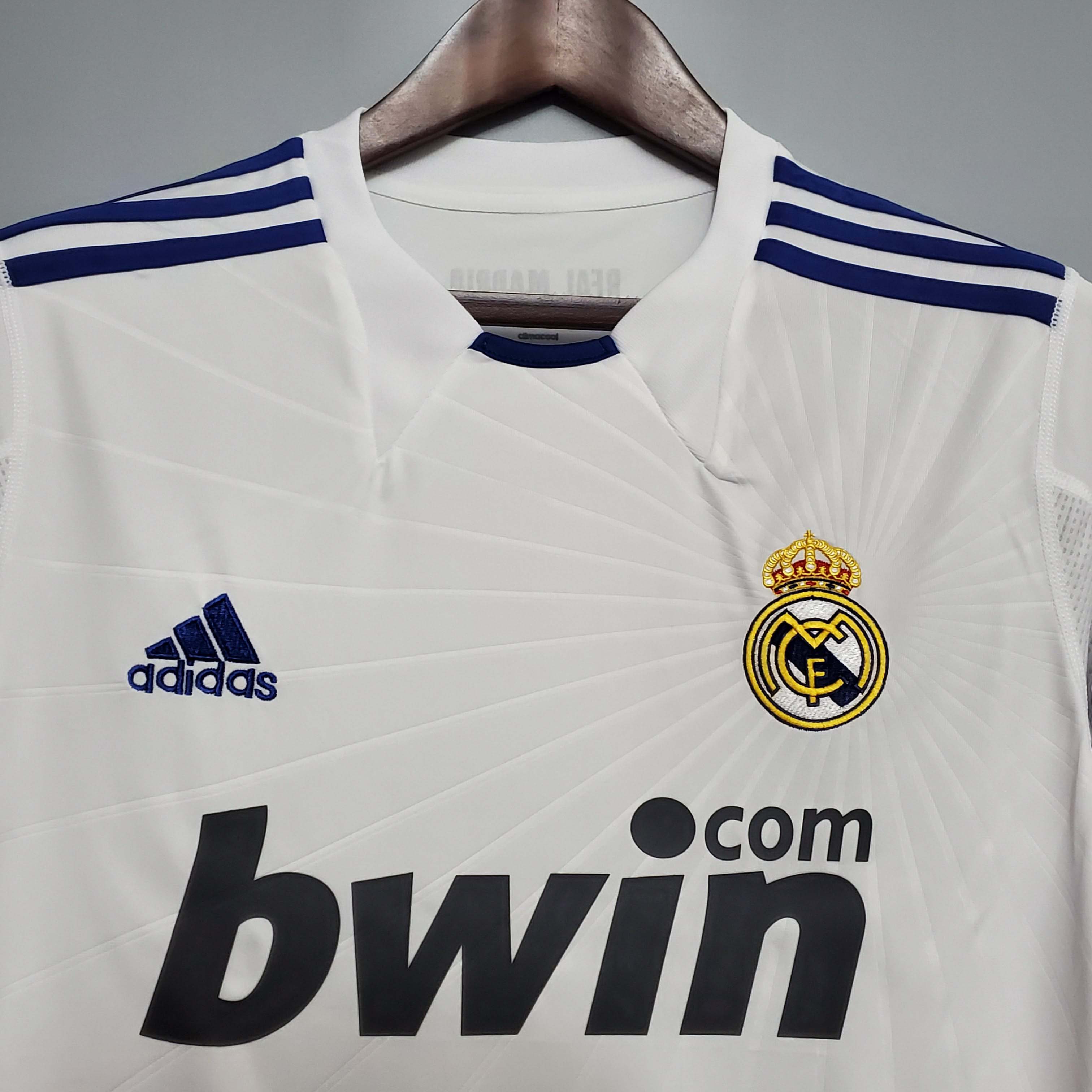 2010/2011 Rétro Real Madrid Domicile Maillot de football Qualité thaï 1:1 – Image 3