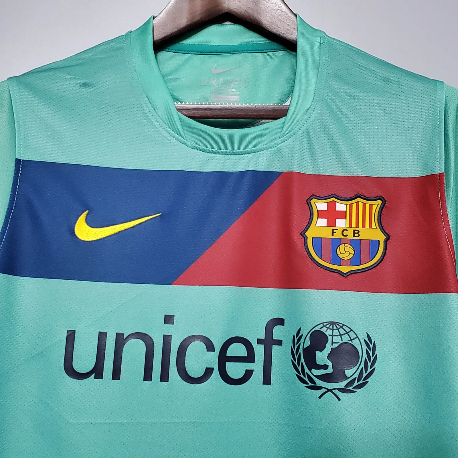 2010/2011 Rétro Barcelona Extérieur Maillot de football Qualité thaï 1:1 – Image 4