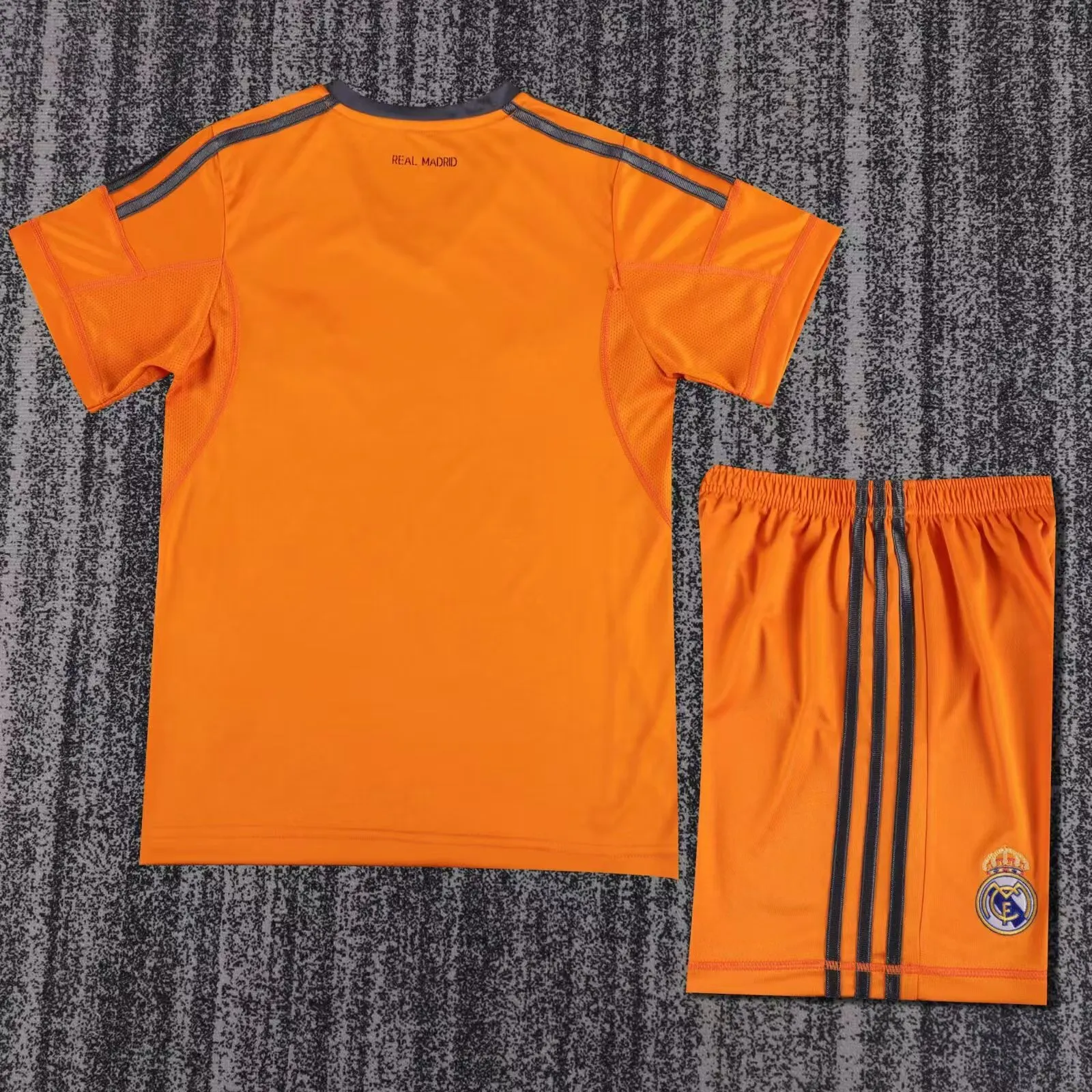 2013-2014 Retrô Real Madrid Terceira Fora Camisa de futebol Qualidade tailandesa 1:1 Tamanho infantil - Image 2