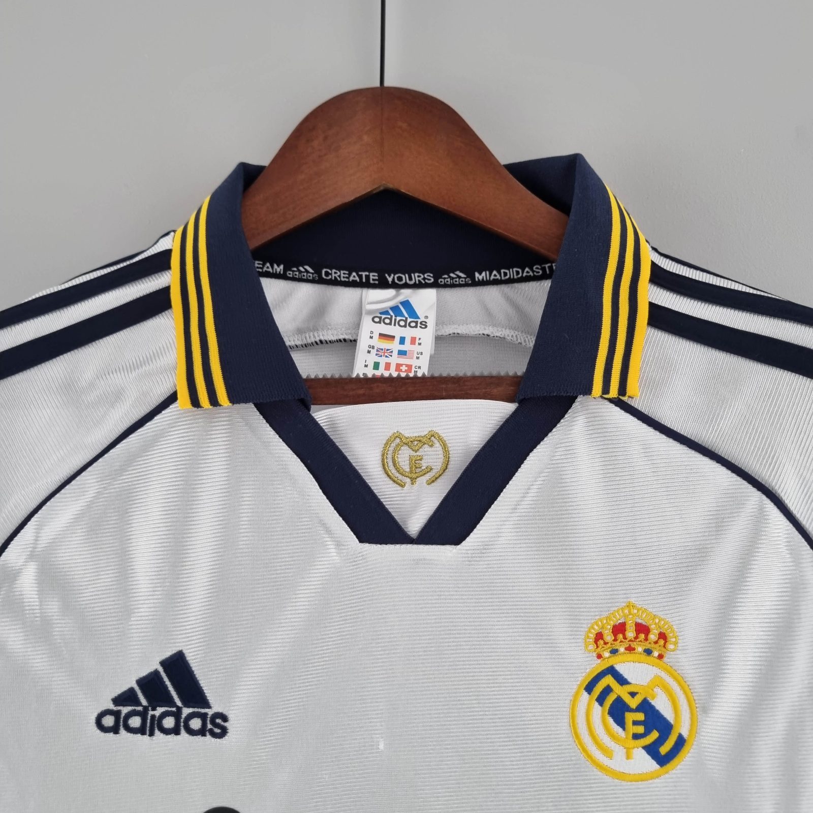 1998/2000 Retro Real Madrid Home - Image 4