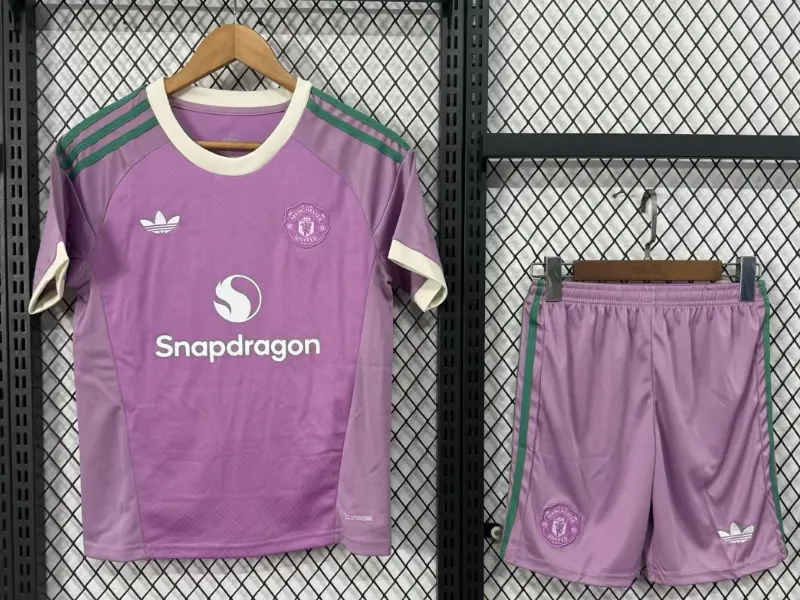 2026/2027 Manchester United Goalkeeper 02 Football Shirt 1:1 Thai Quality Kids Size